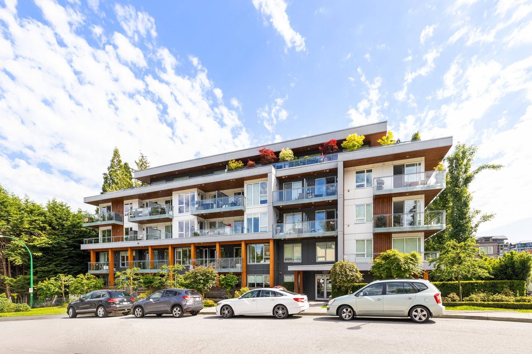 North Vancouver, BC V7J 1W1,1327 Draycott RD #307