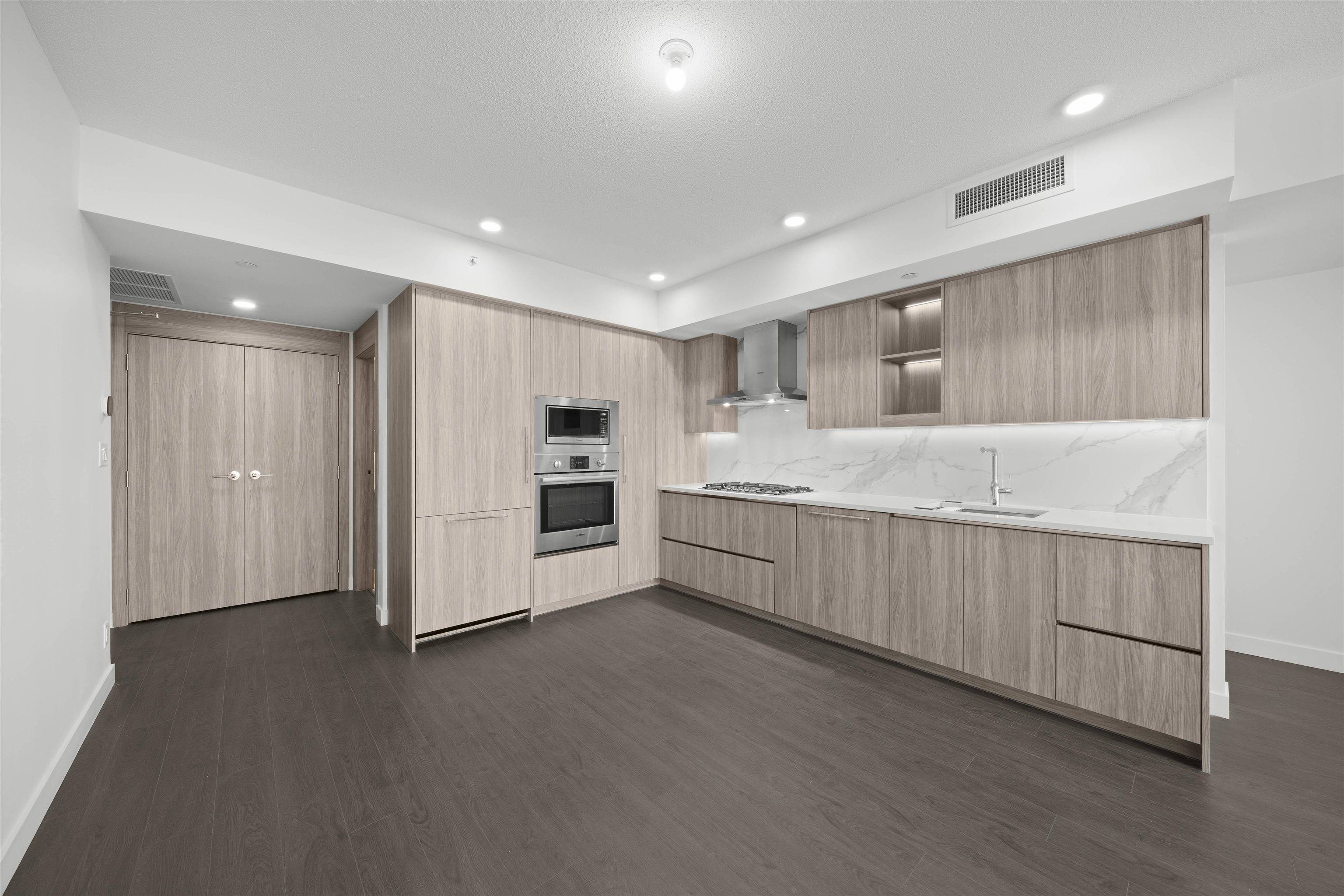 Surrey, BC V3T 0V3,13778 100 AVE #3004