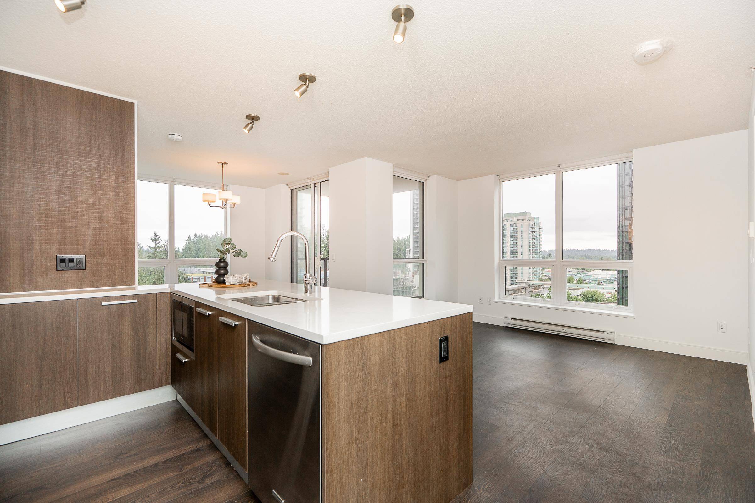 Coquitlam, BC V3B 0L8,3007 Glen DR #1105