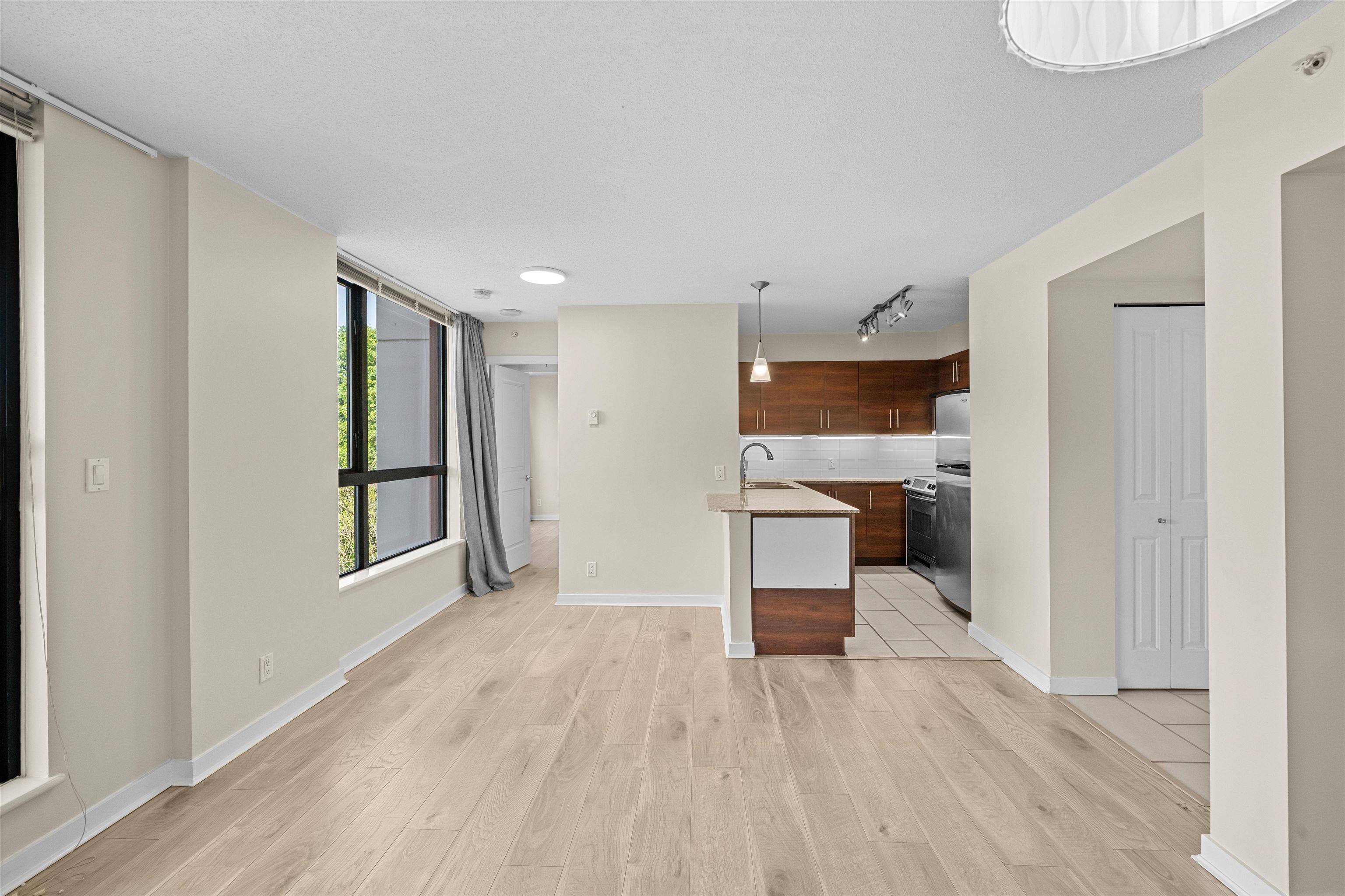 New Westminster, BC V3M 1J9,814 Royal AVE #302