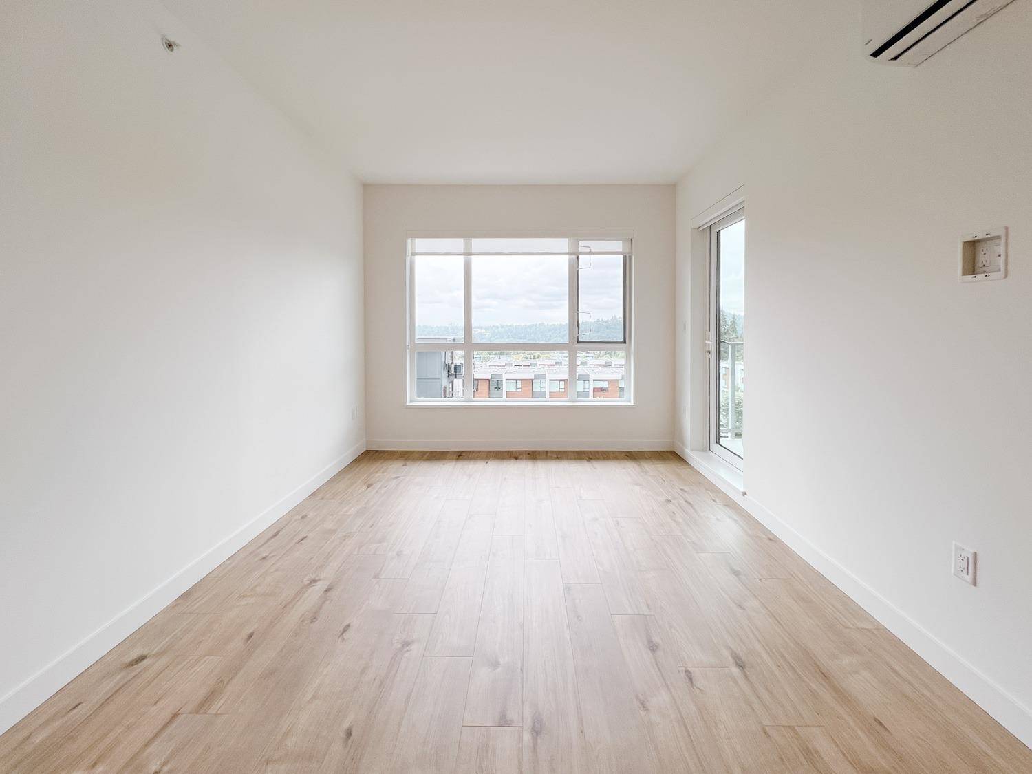 North Vancouver, BC V7G 0B2,3596 Malsum DR #607