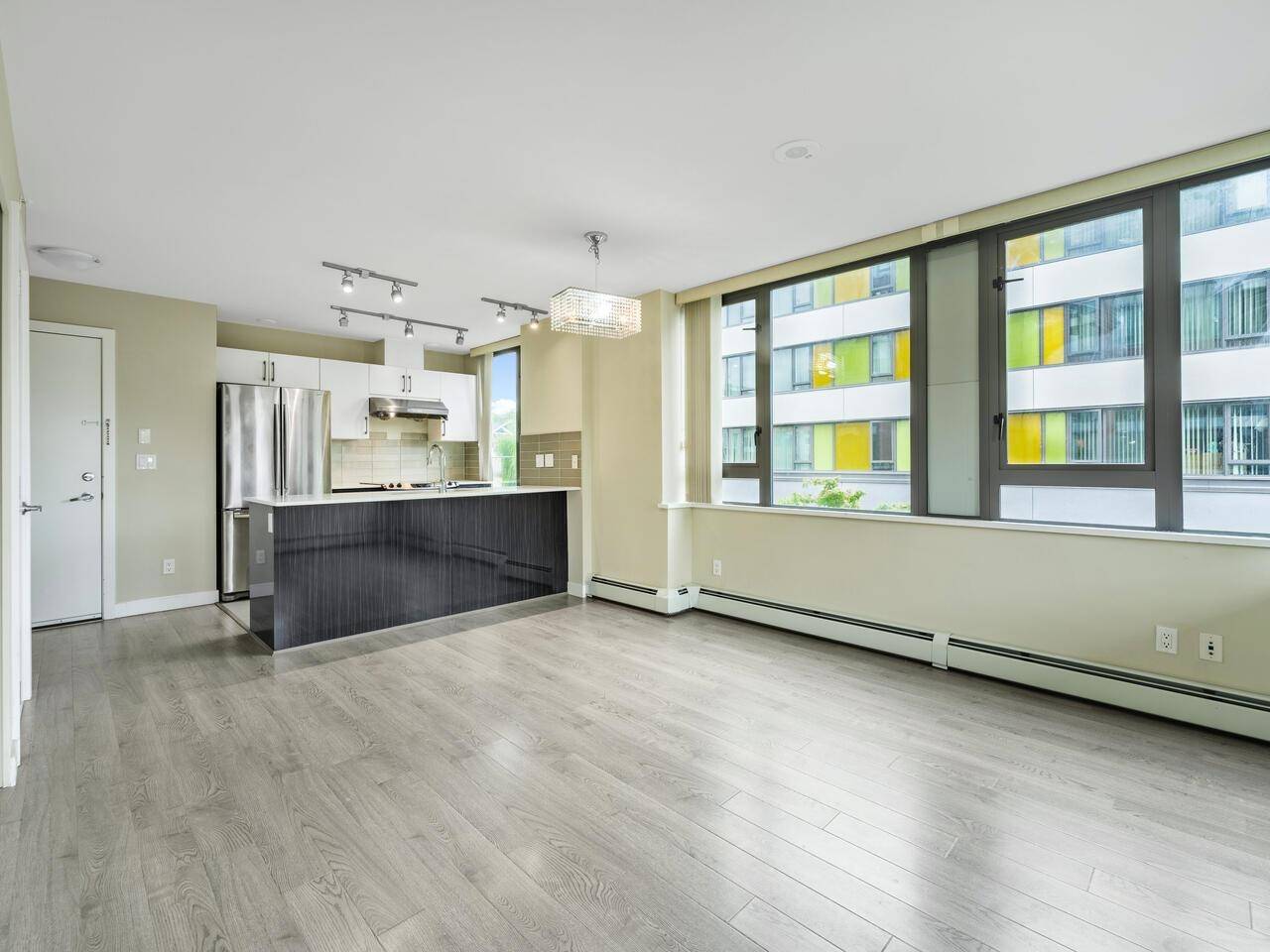 Vancouver, BC V5R 0C3,2689 Kingsway #216