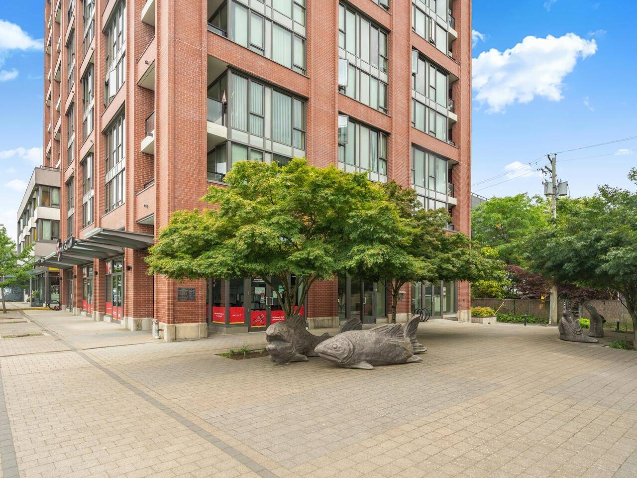 Vancouver, BC V5R 0C3,2689 Kingsway #216