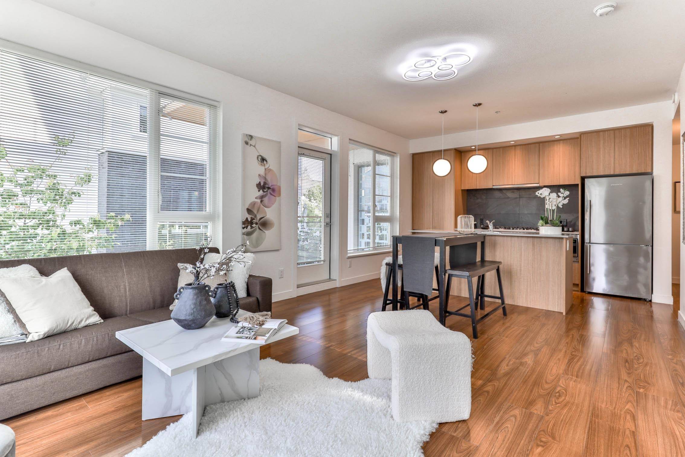 Coquitlam, BC V3J 0H8,516 Foster AVE #316