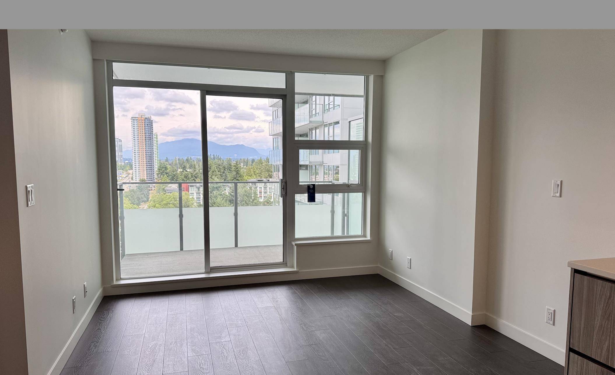 Surrey, BC V3T 0V2,13768 100 AVE #1510