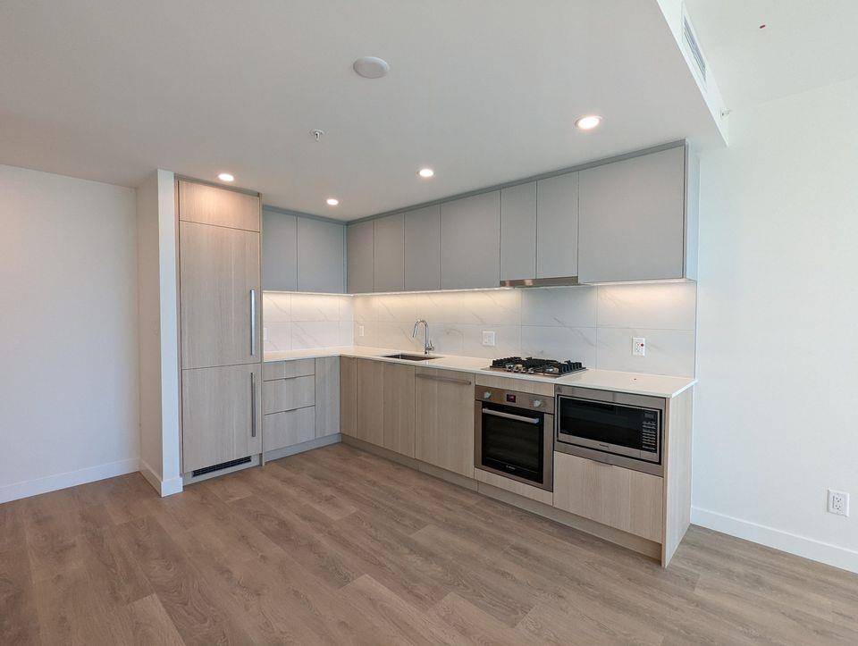Coquitlam, BC V3K 0J1,318 Alderson AVE #2205