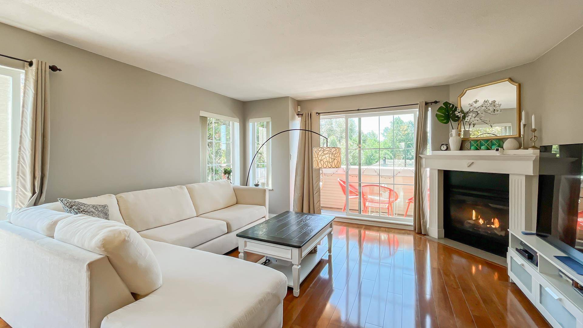 Coquitlam, BC V3K 1G6,1383 Brunette AVE #12