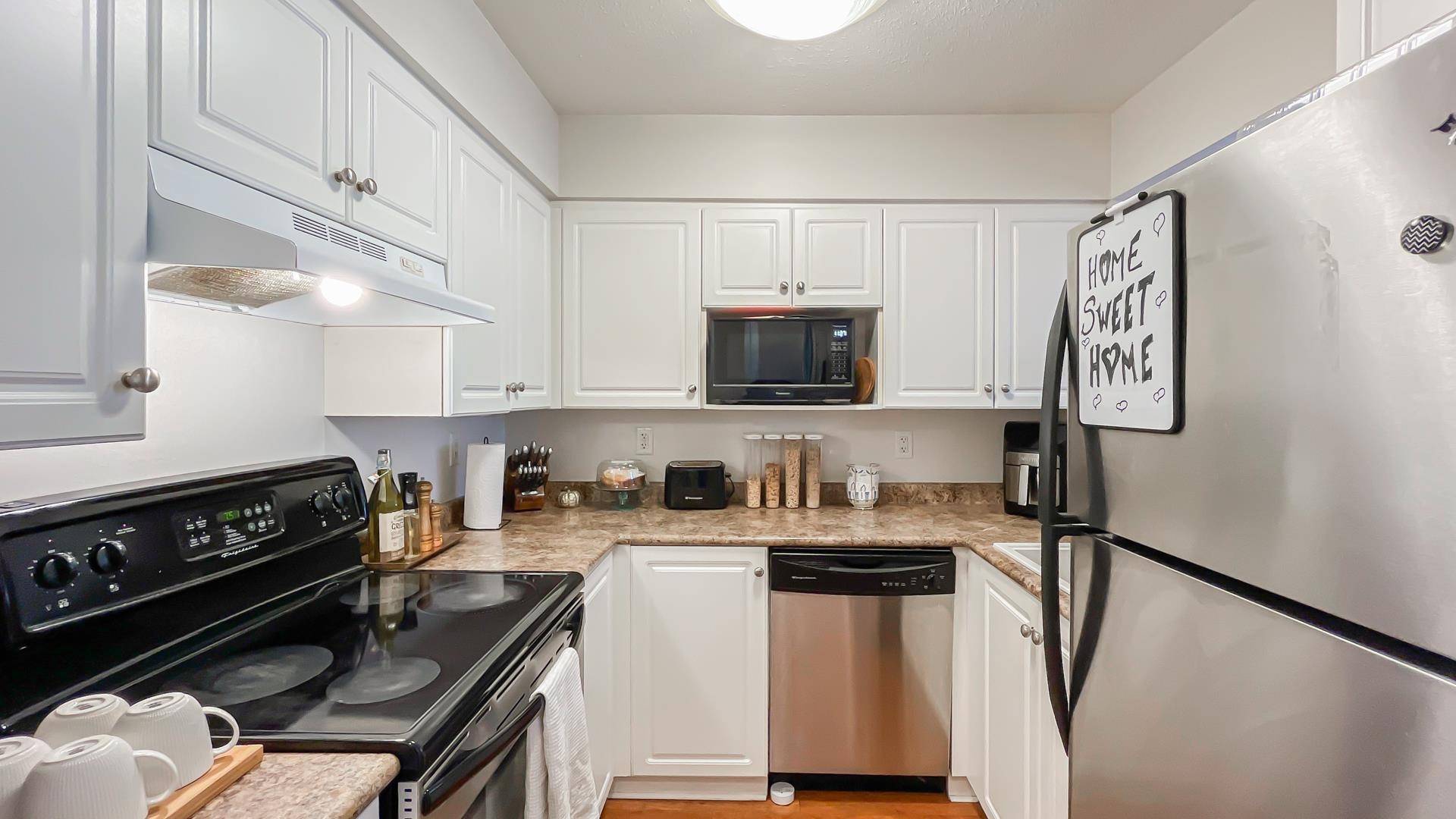 Coquitlam, BC V3K 1G6,1383 Brunette AVE #12