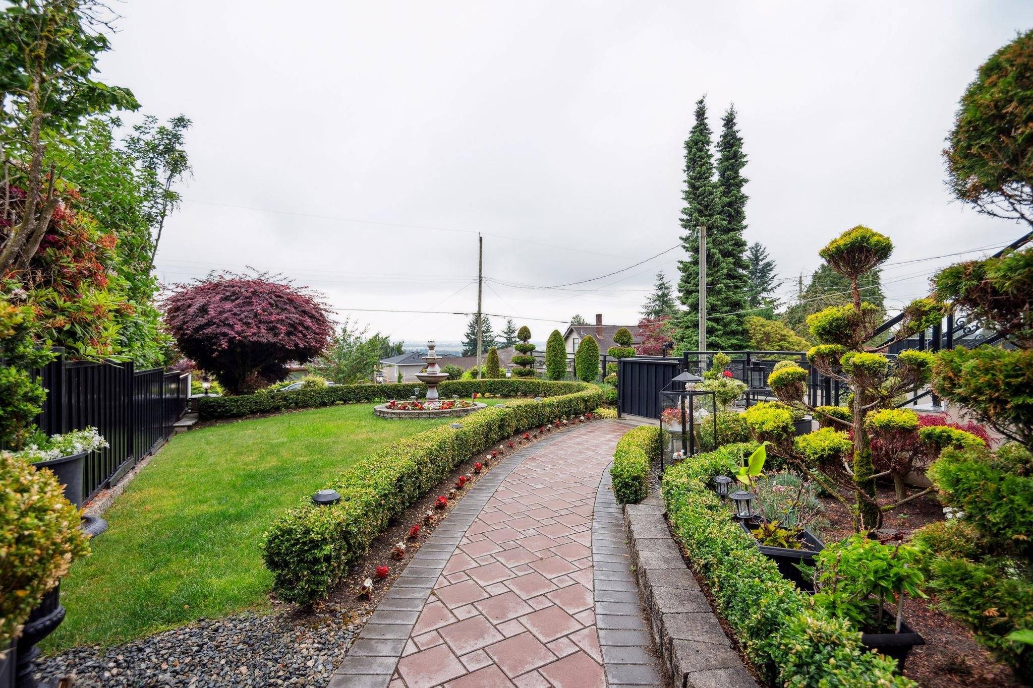 Burnaby, BC V5J 2G3,4319 Southwood ST