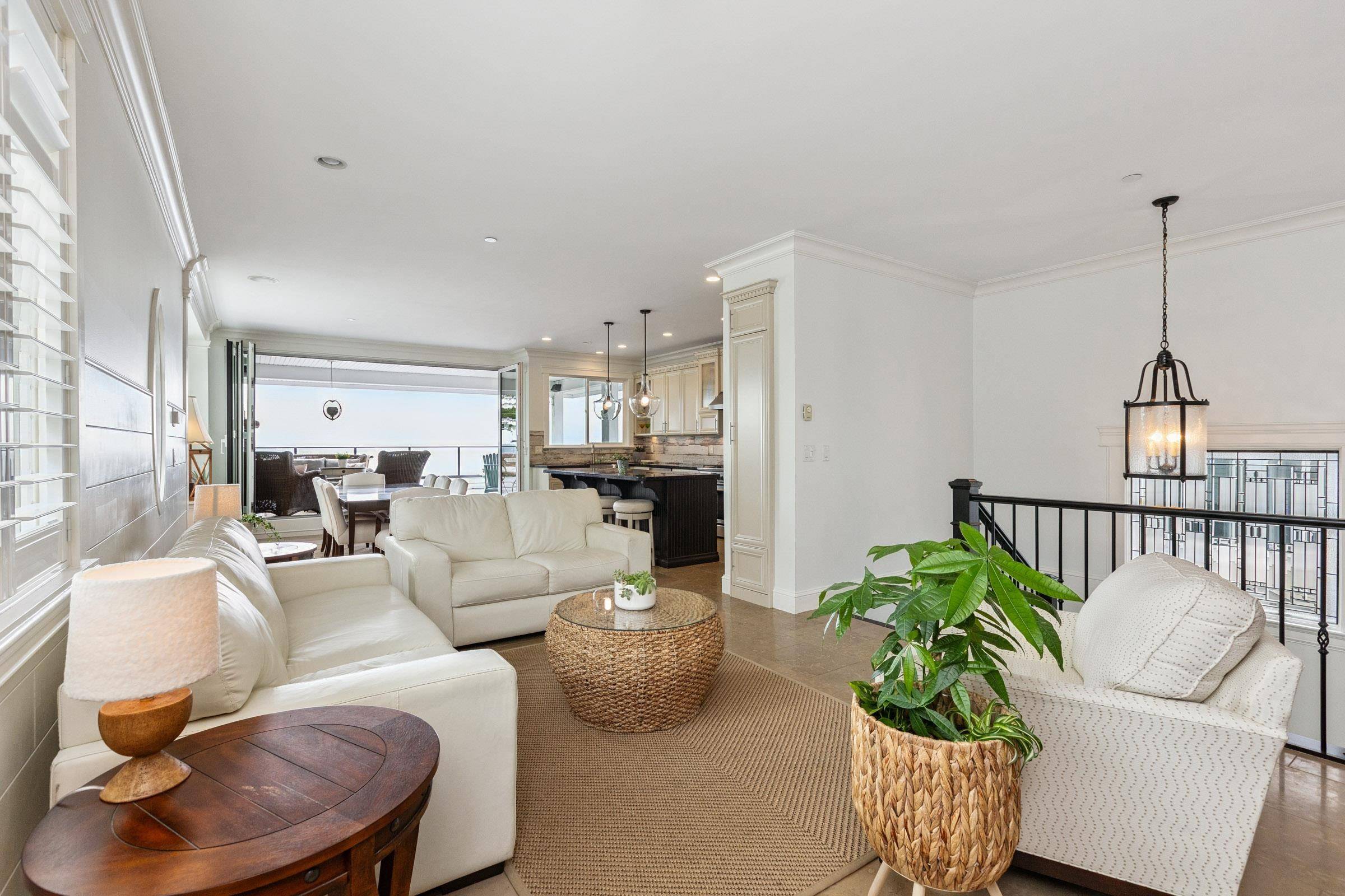 White Rock, BC V4B 1P4,15096 Beachview AVE