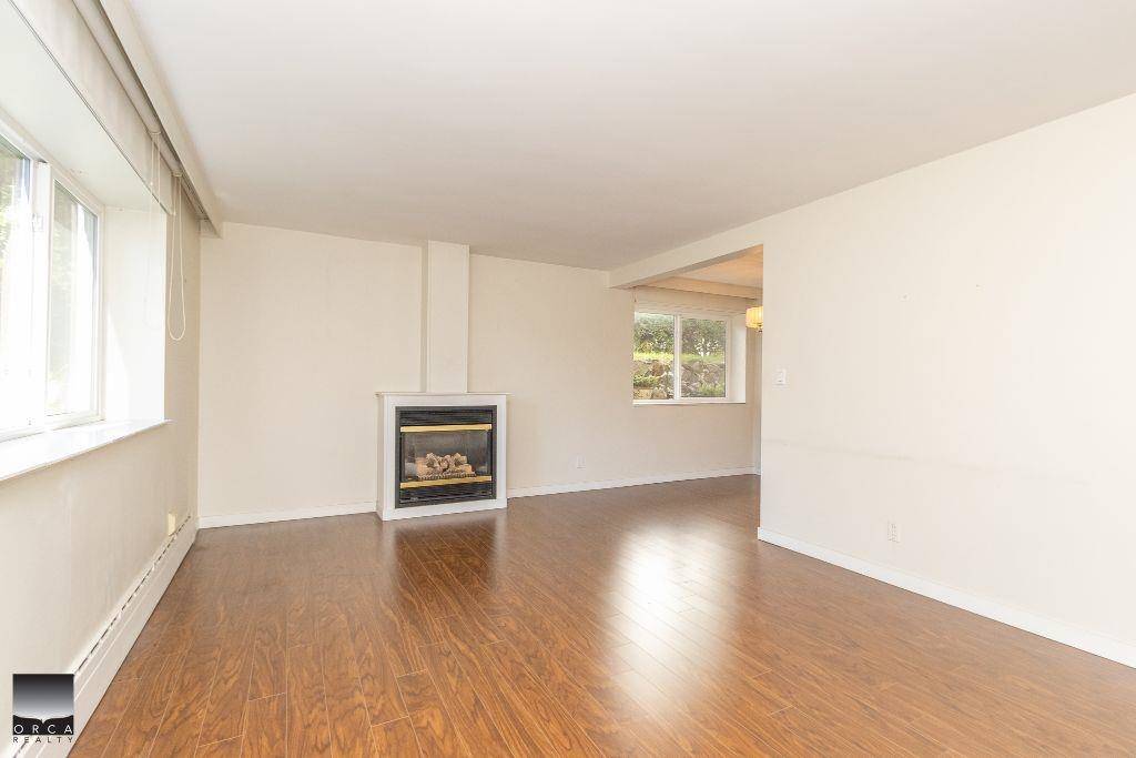 North Vancouver, BC V7M 2N8,1420 Chesterfield AVE #1