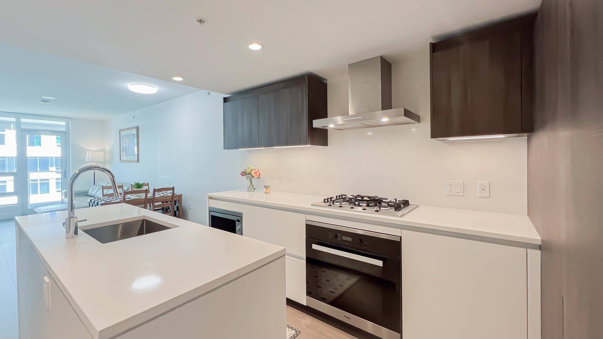 Richmond, BC V6Y 0L5,6320 No. 3 RD #605