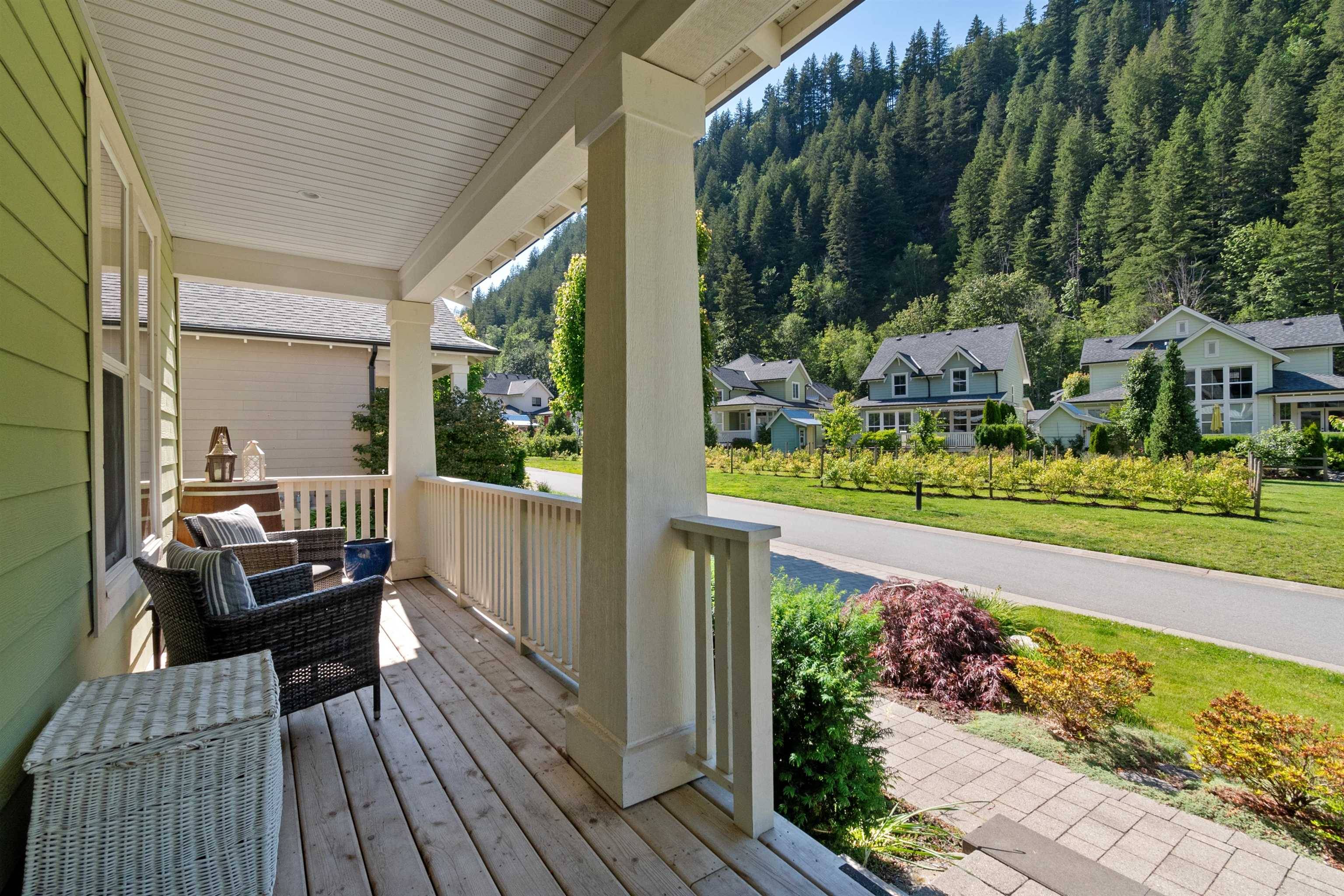 Lindell Beach, BC V2R 0Z4,43350 Water Mill WAY