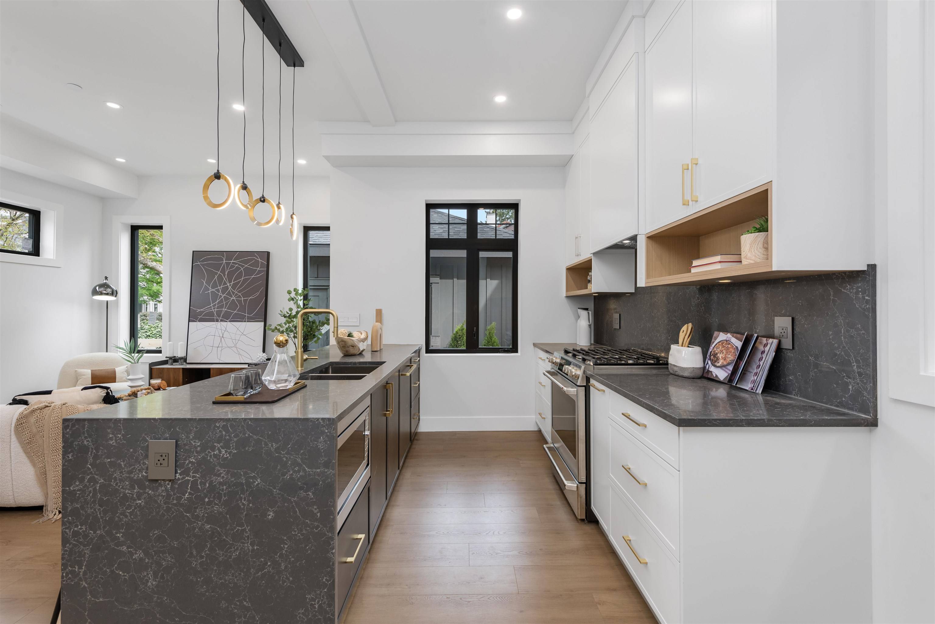 Vancouver, BC V5T 4B1,1006 E 15th AVE