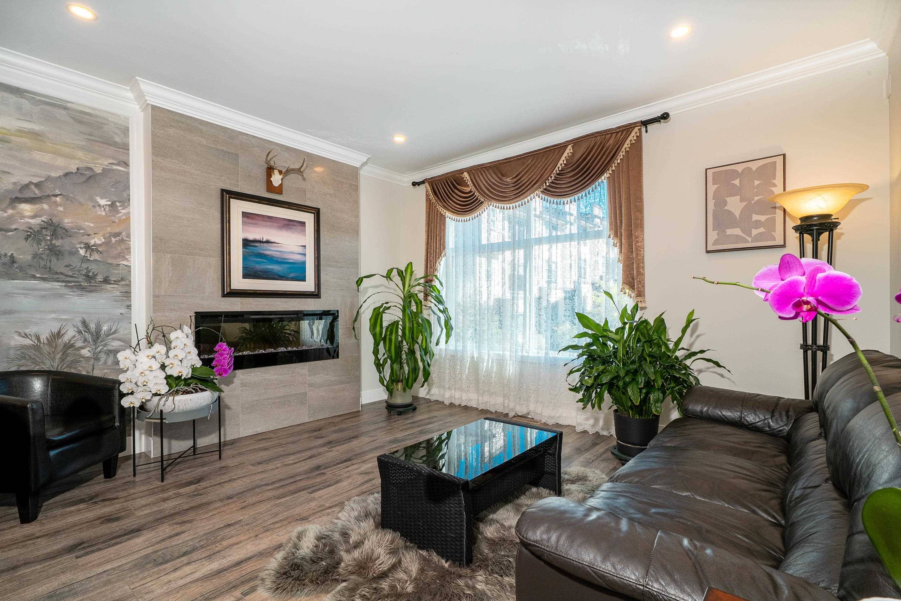 Surrey, BC V3Z 0W8,15665 Mountain View DR #66