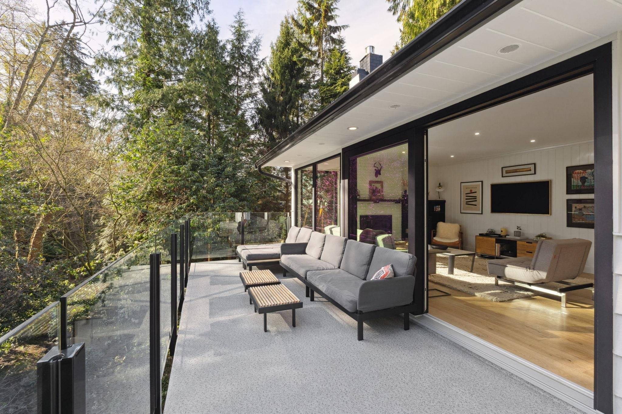 West Vancouver, BC V7V 1S9,1820 Fulton AVE