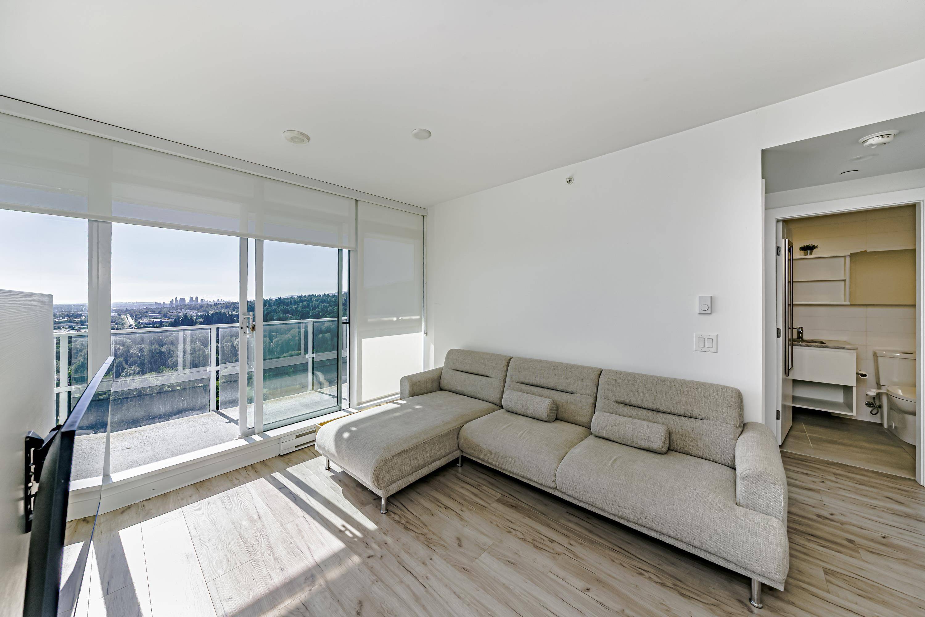 Coquitlam, BC V3J 0K3,652 Whiting WAY #1906