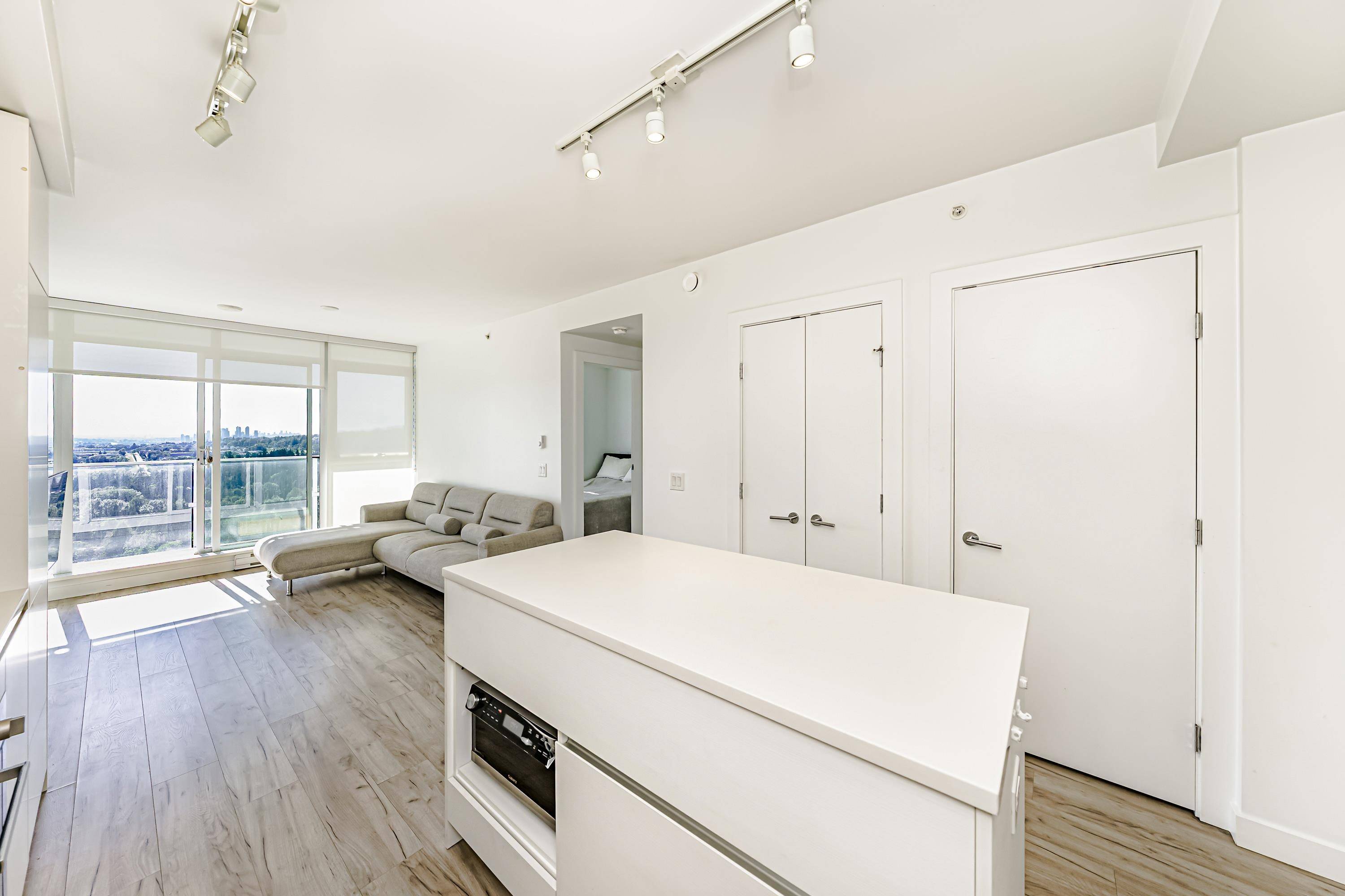 Coquitlam, BC V3J 0K3,652 Whiting WAY #1906