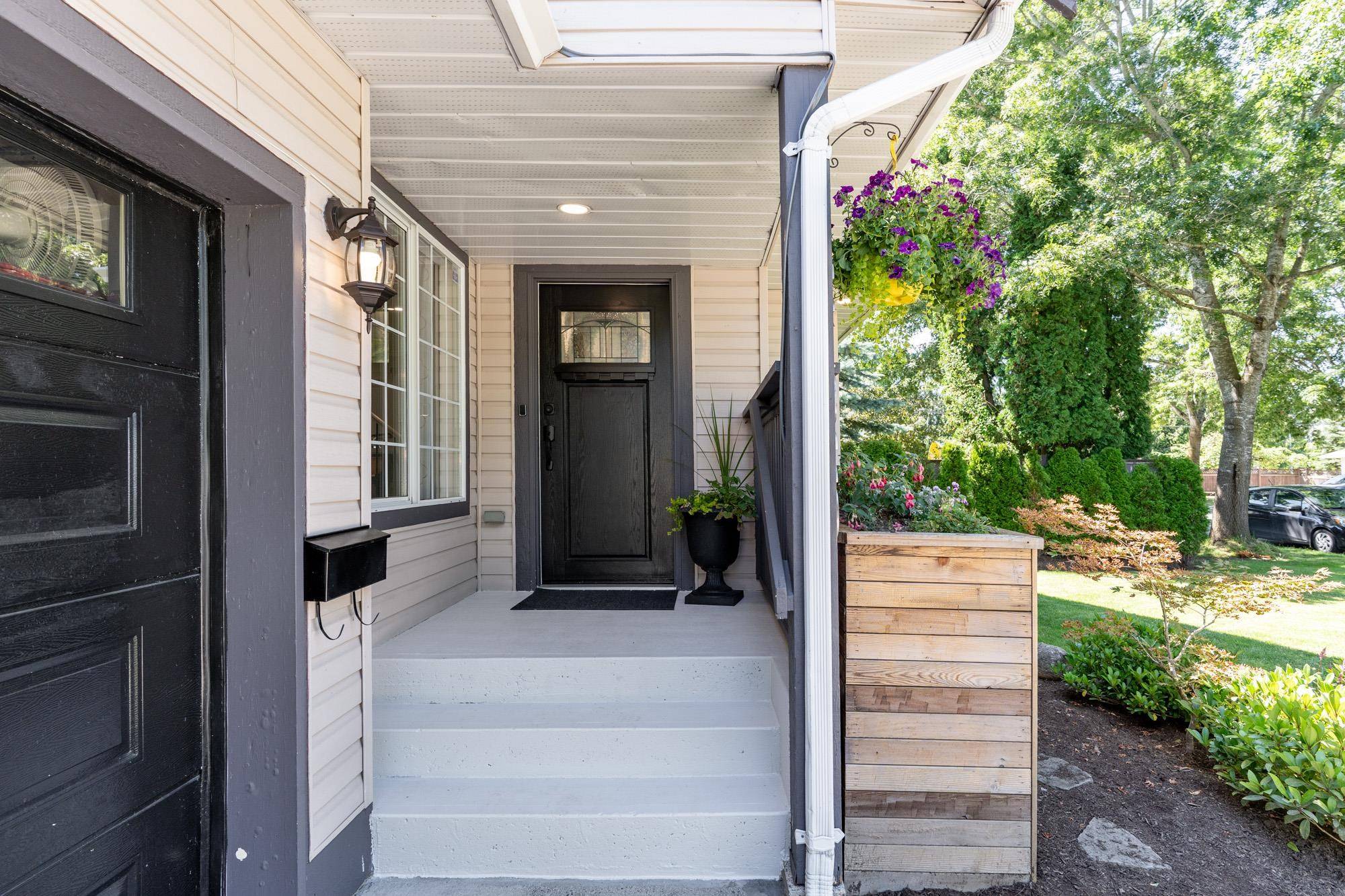 Langley, BC V3A 8W8,21626 50b AVE