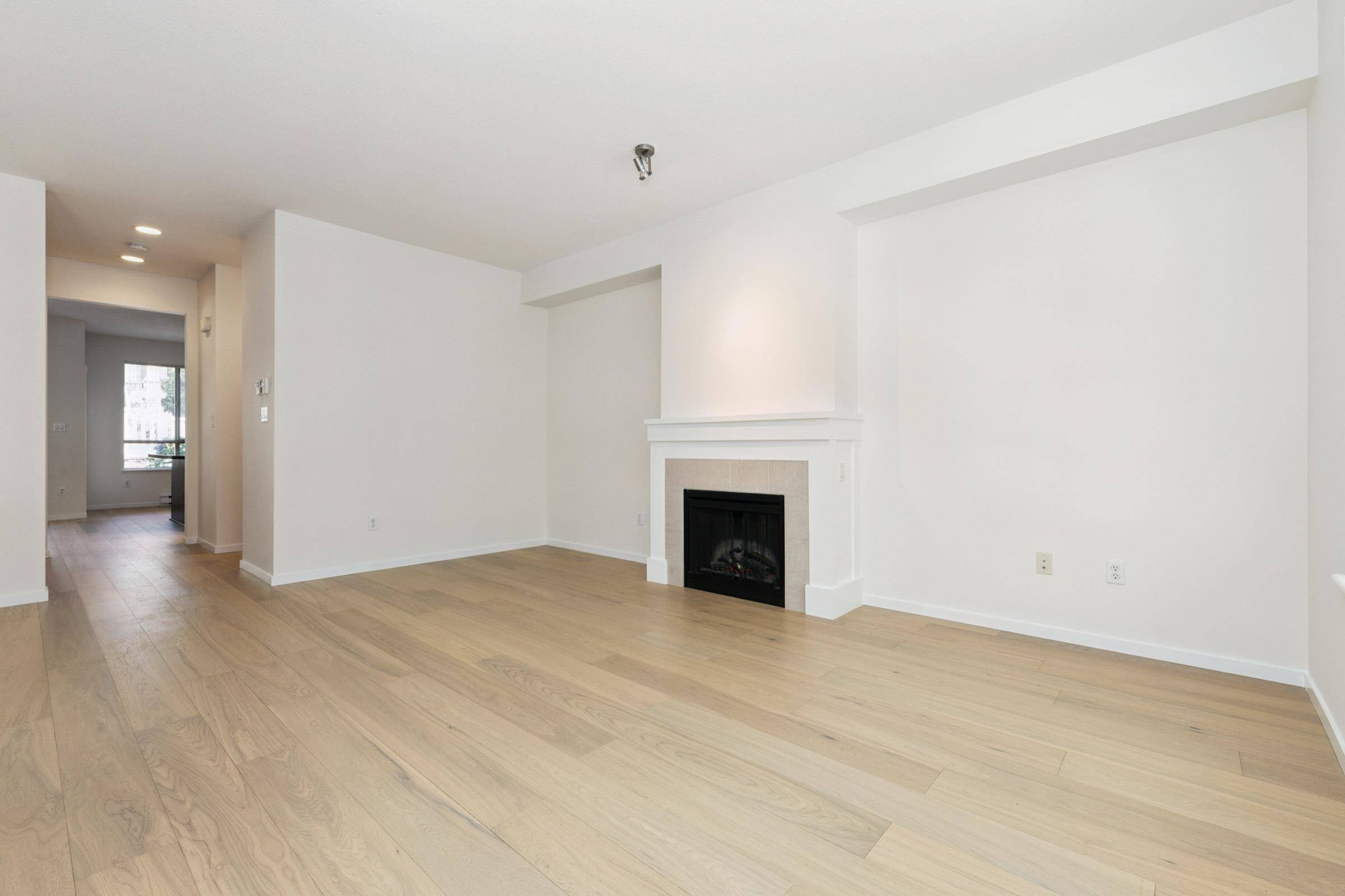 Coquitlam, BC V3E 0A5,1370 Purcell DR #55