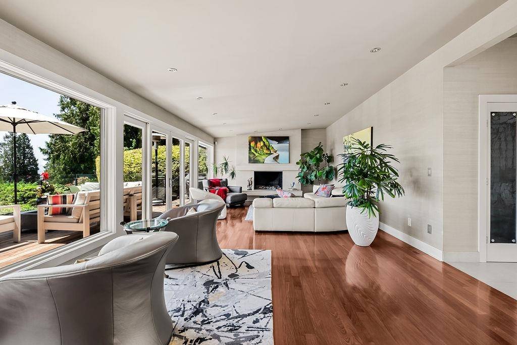 West Vancouver, BC V7V 3B6,2370 Russet PL
