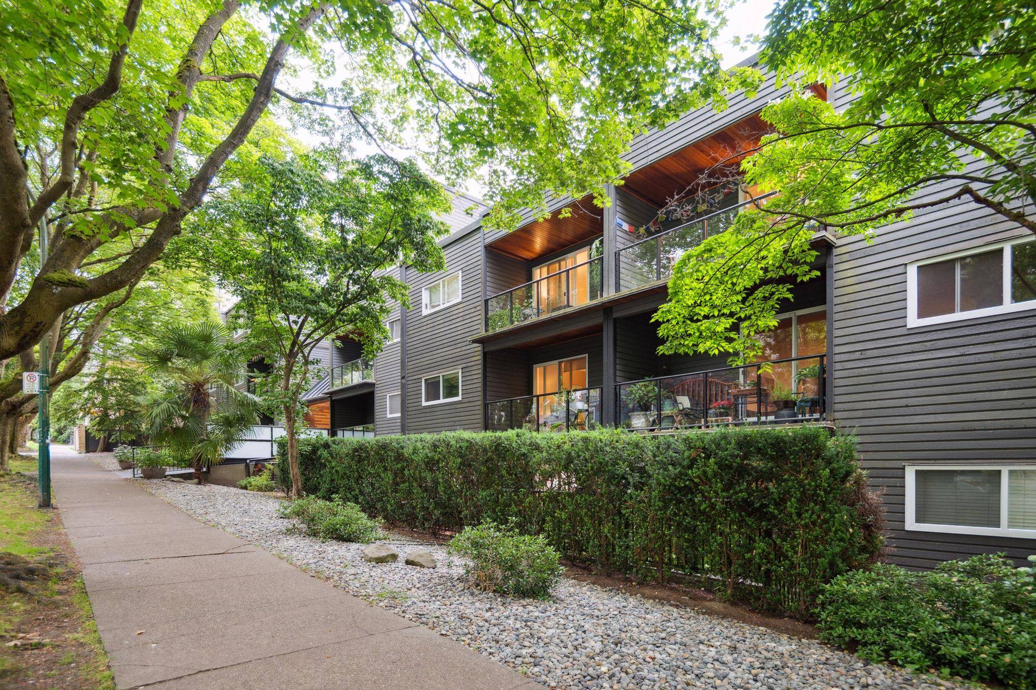 Vancouver, BC V6G 3B1,1550 Barclay ST #219