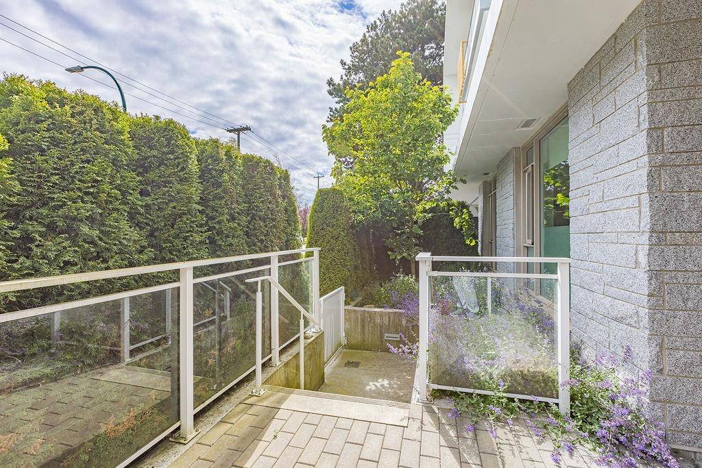 Vancouver, BC V5X 0J4,375 W 59th AVE #106