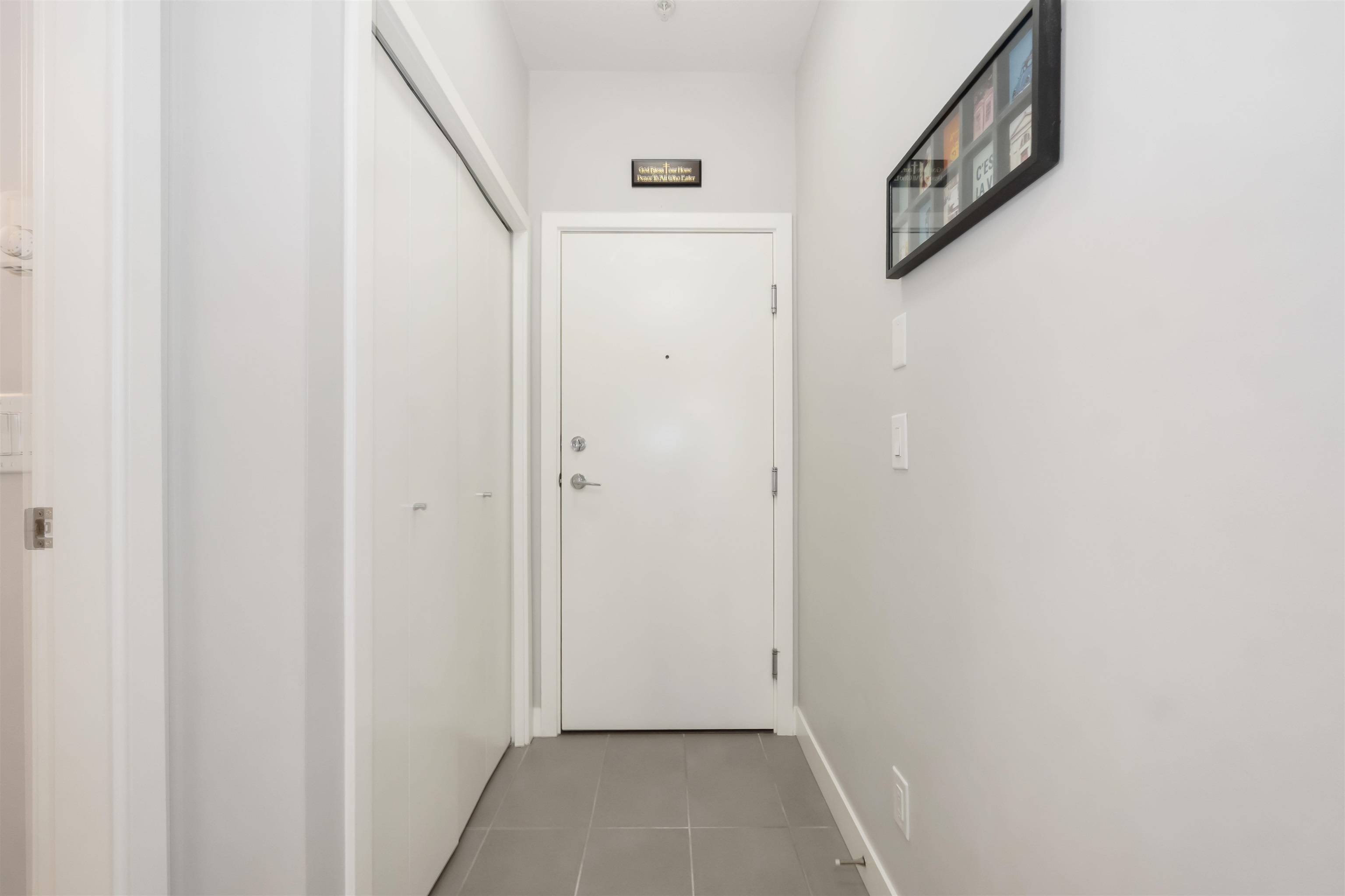 Surrey, BC V3R 0C5,10455 154 ST #208