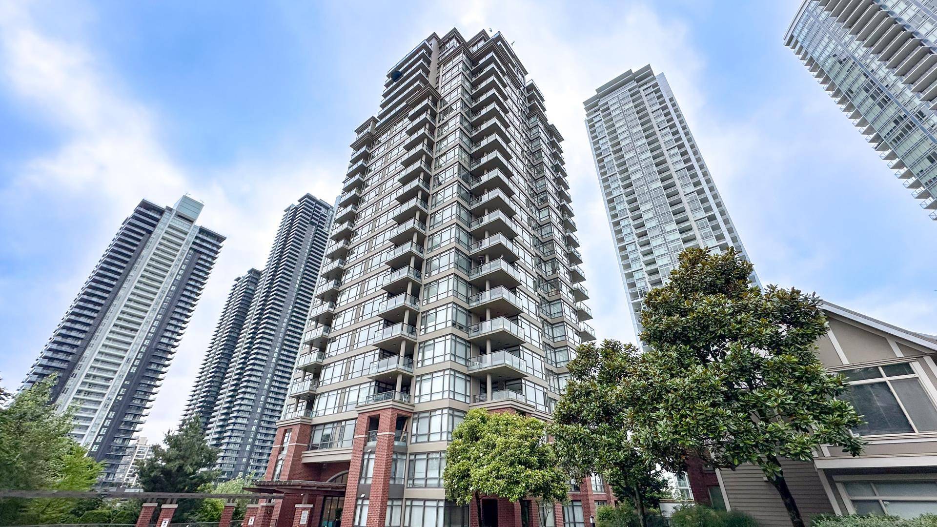 Burnaby, BC V5C 6V1,4132 Halifax ST #908