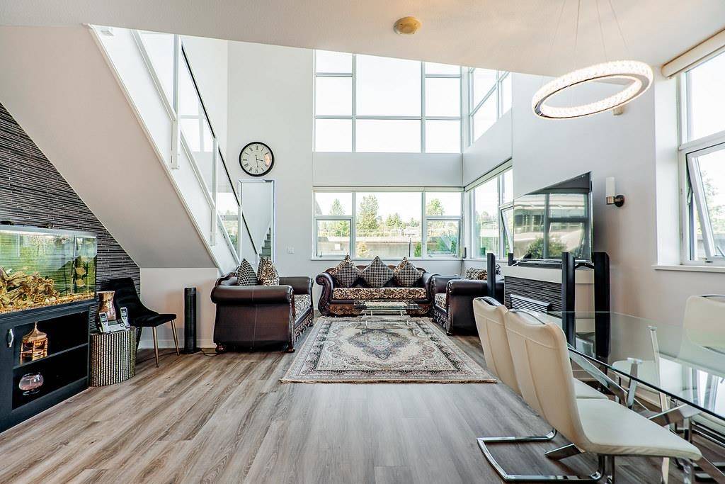 Burnaby, BC V5B 0A1,2225 Holdom AVE #304