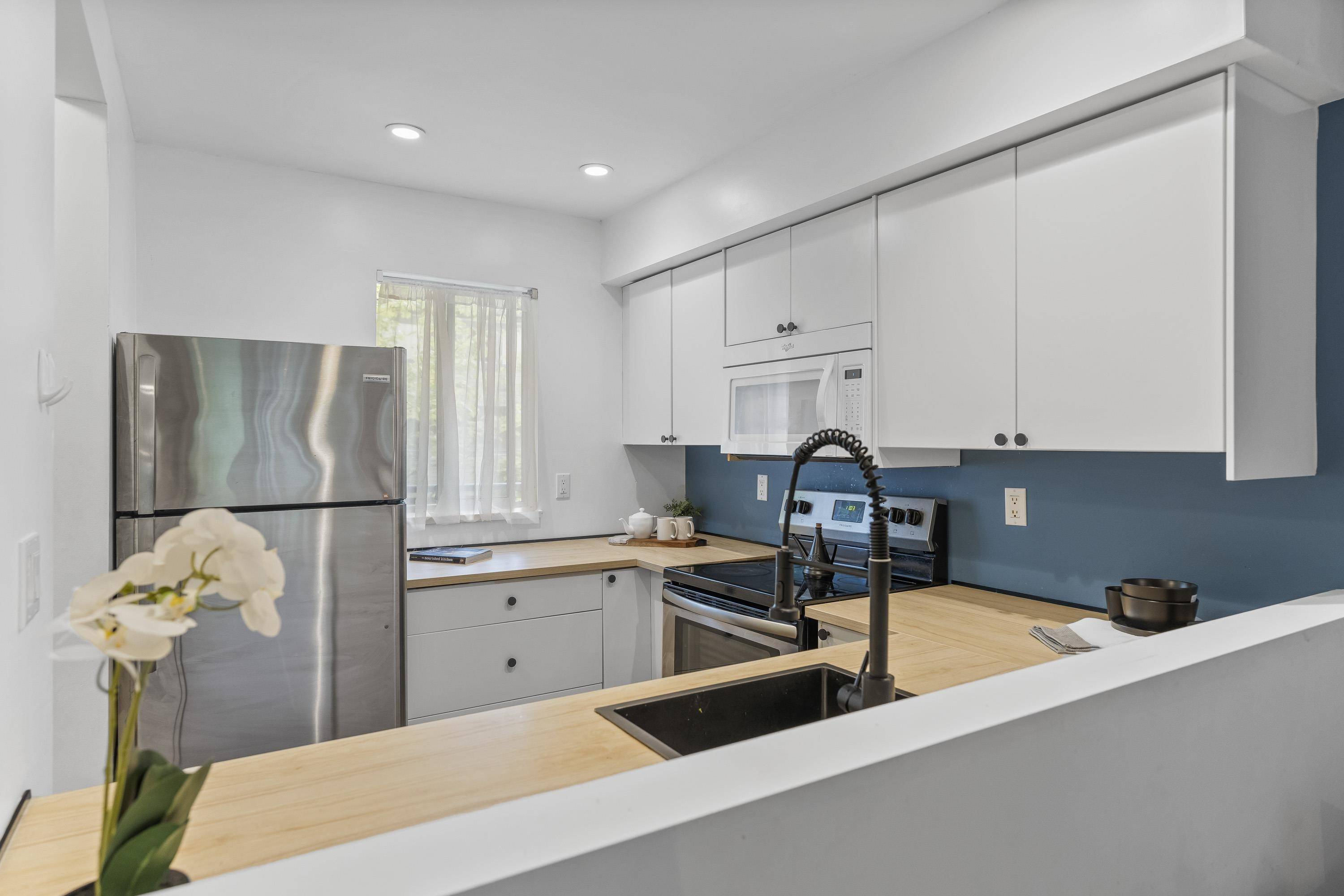 Coquitlam, BC V3B 6V6,2978 Walton AVE #17