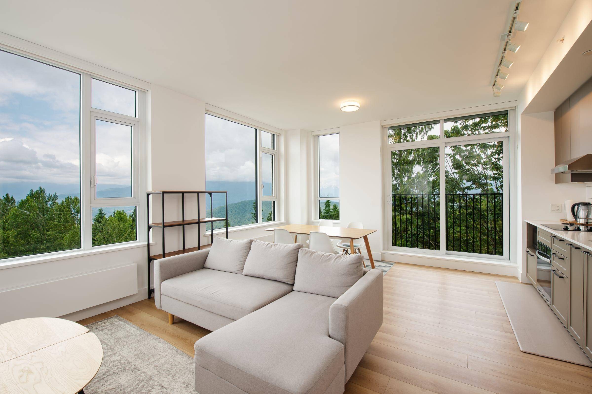 Burnaby, BC V5A 0G9,8750 University CRES #704