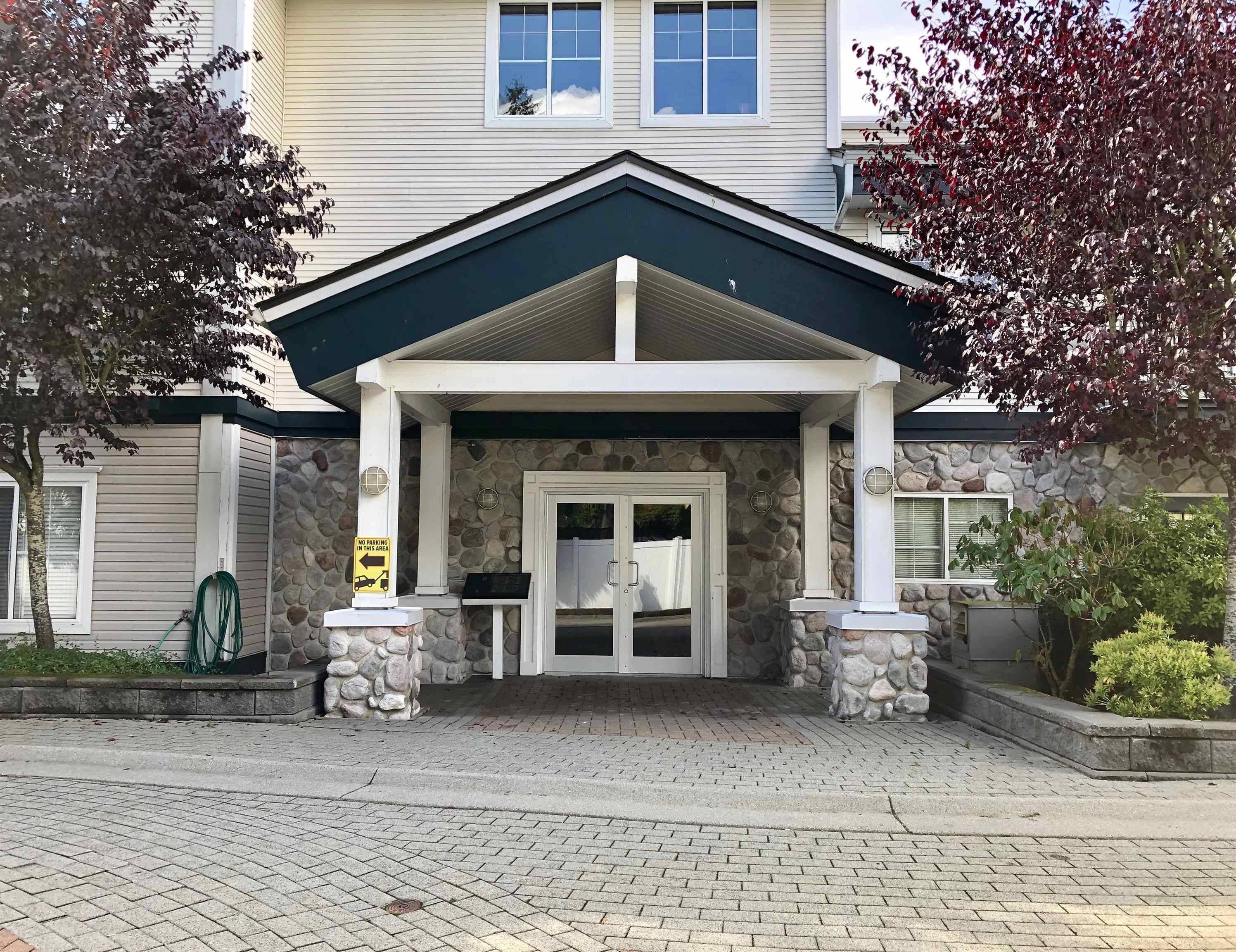 Surrey, BC V4A 2A3,15298 20 AVE #204