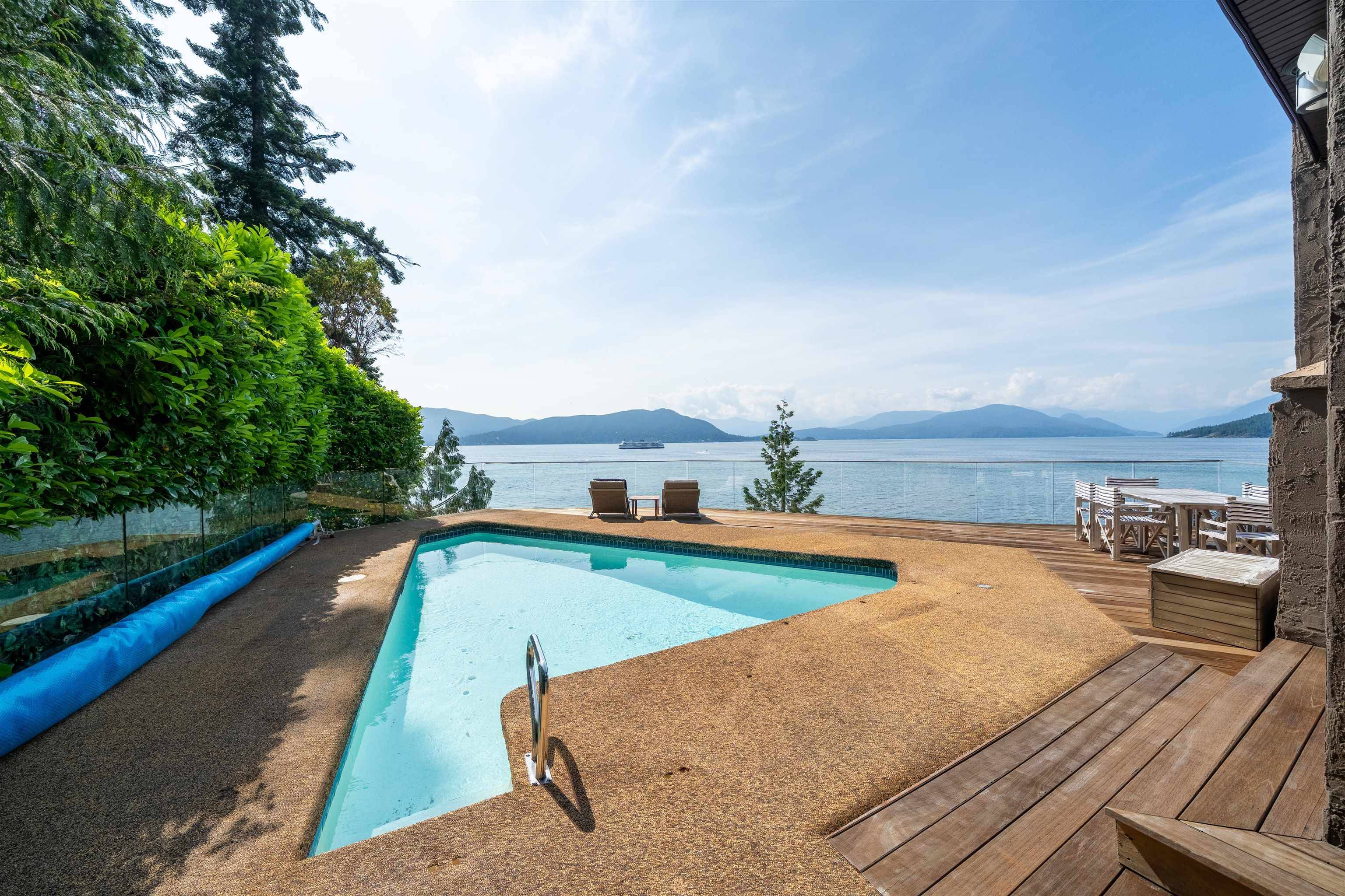 West Vancouver, BC V7W 2T5,8275 Pasco RD