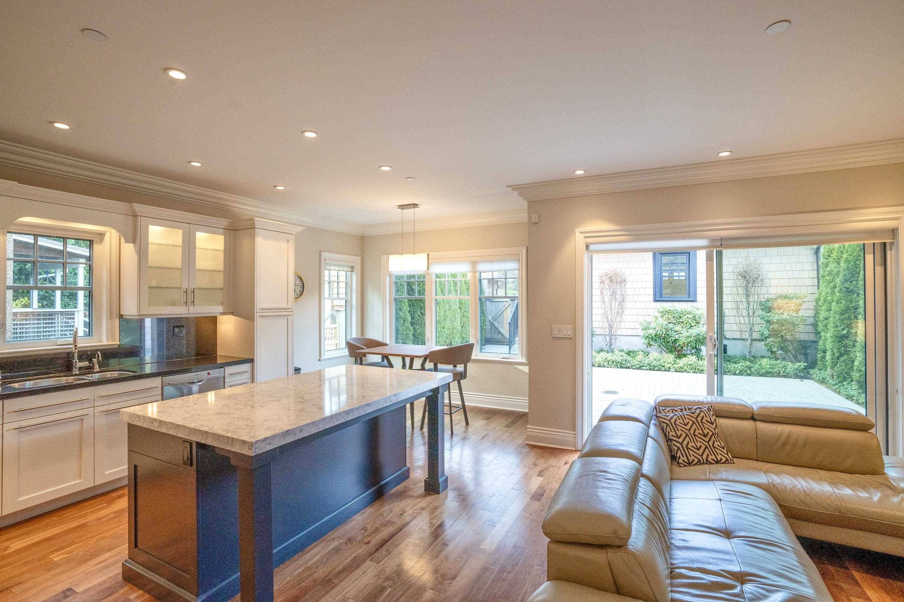 West Vancouver, BC V7T 1E6,1295 Clyde AVE