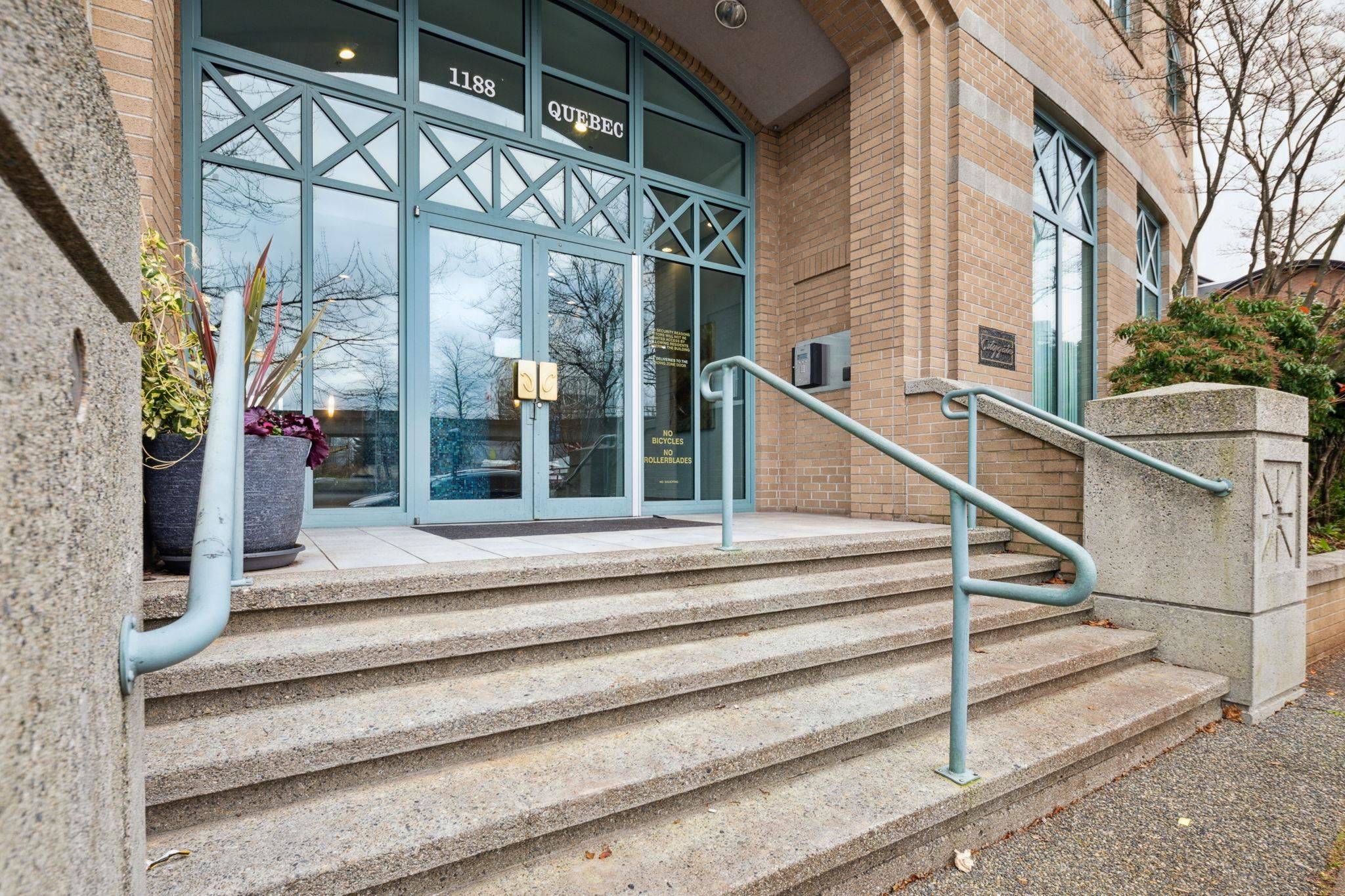 Vancouver, BC V6A 4B3,1188 Quebec ST #607