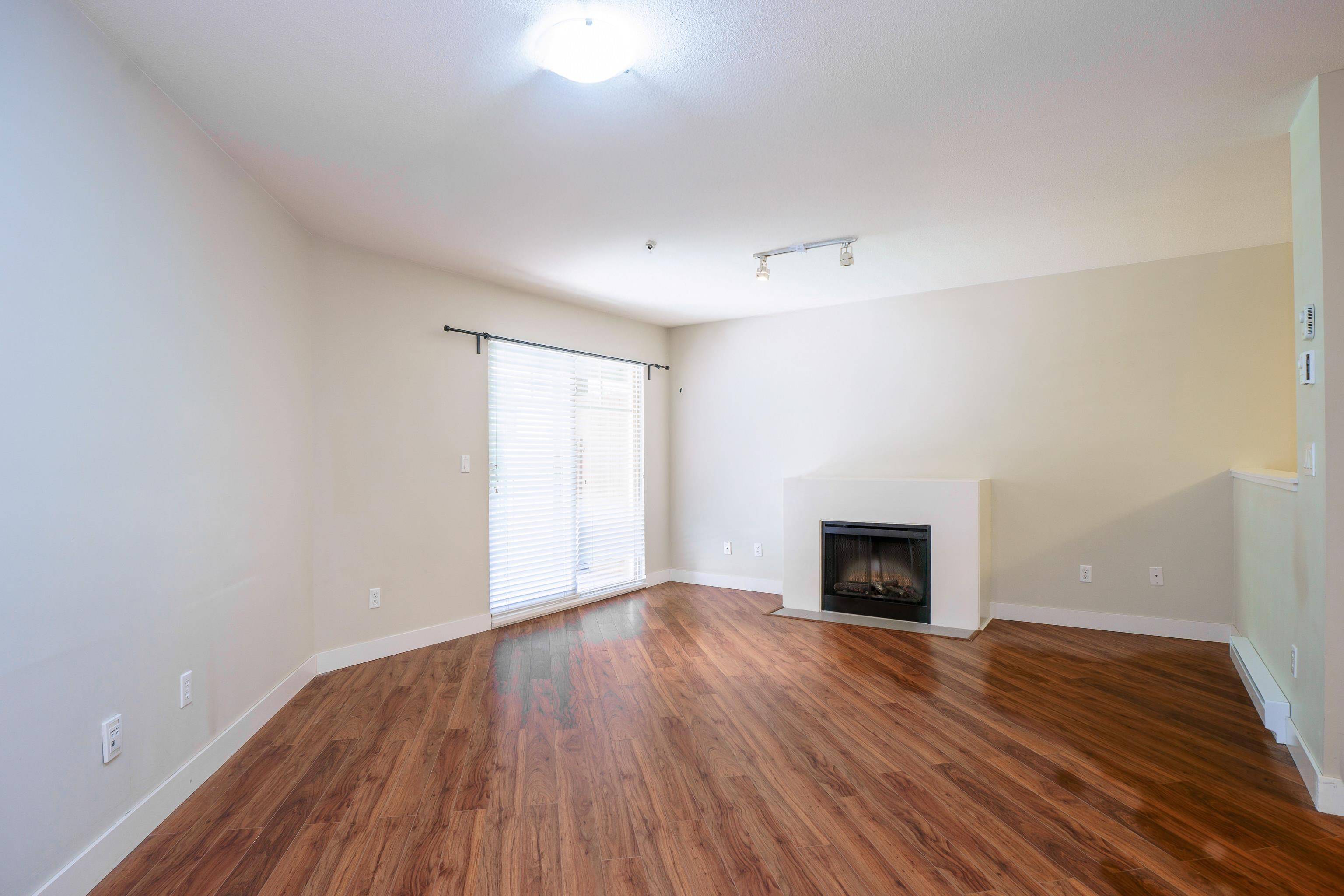 Maple Ridge, BC V2X 6B8,12248 224 ST #222