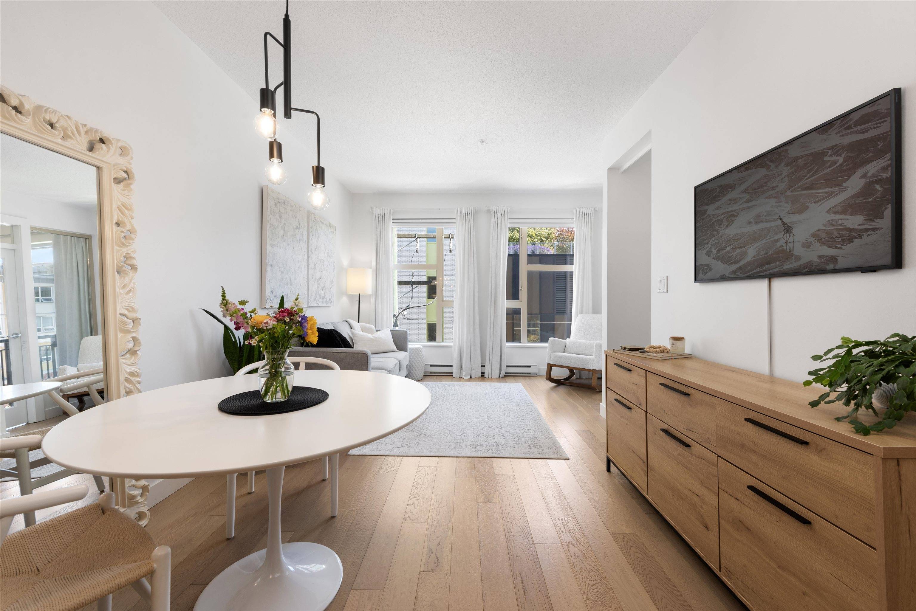 Vancouver, BC V5T 4V6,205 E 10th AVE #312
