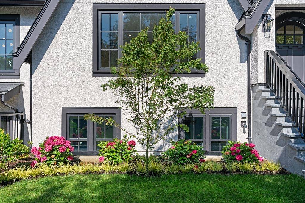 Vancouver, BC V6P 5L9,6841 Cypress ST