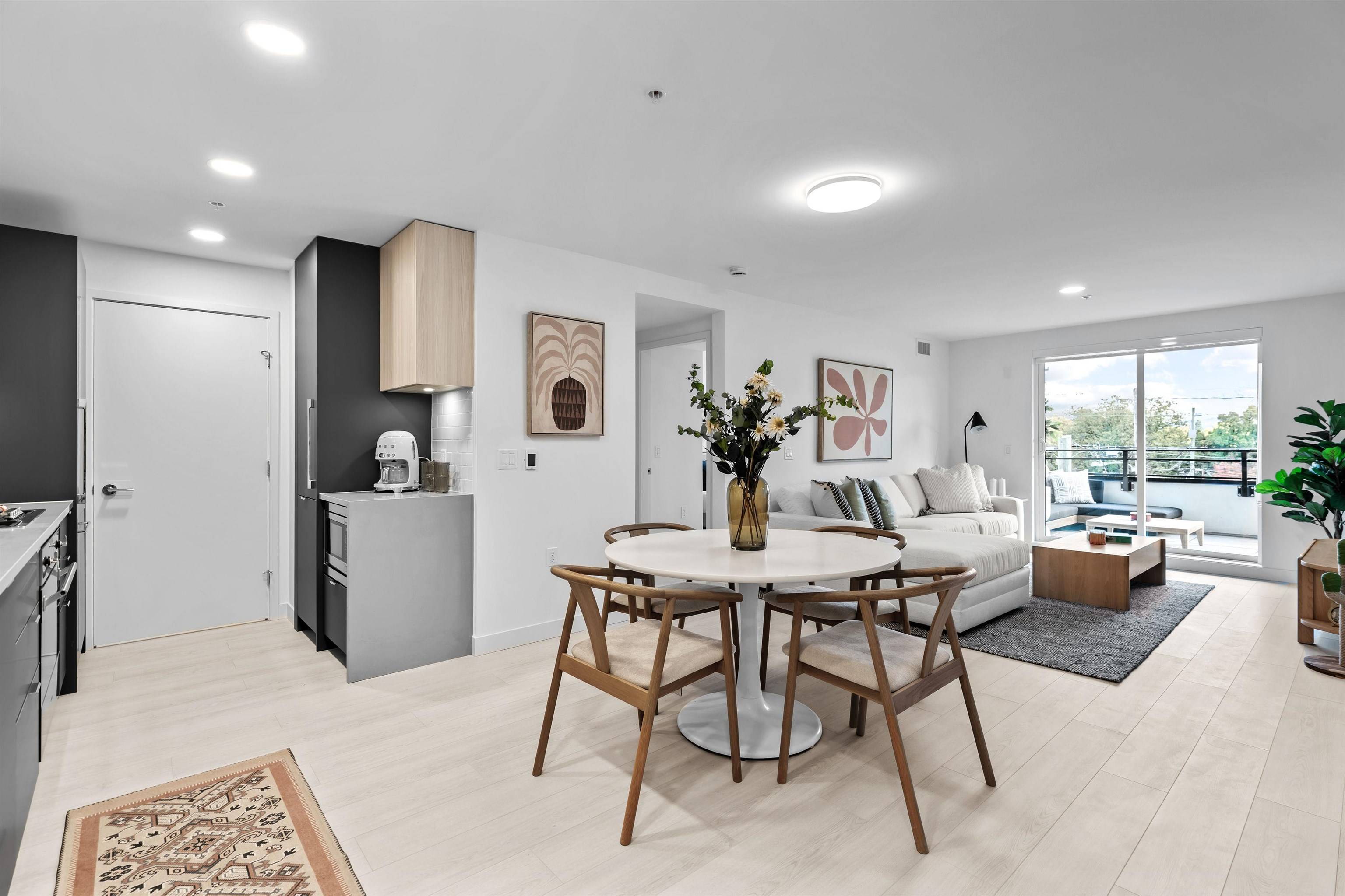 Vancouver, BC V0V 0V0,2419 Grant ST #203