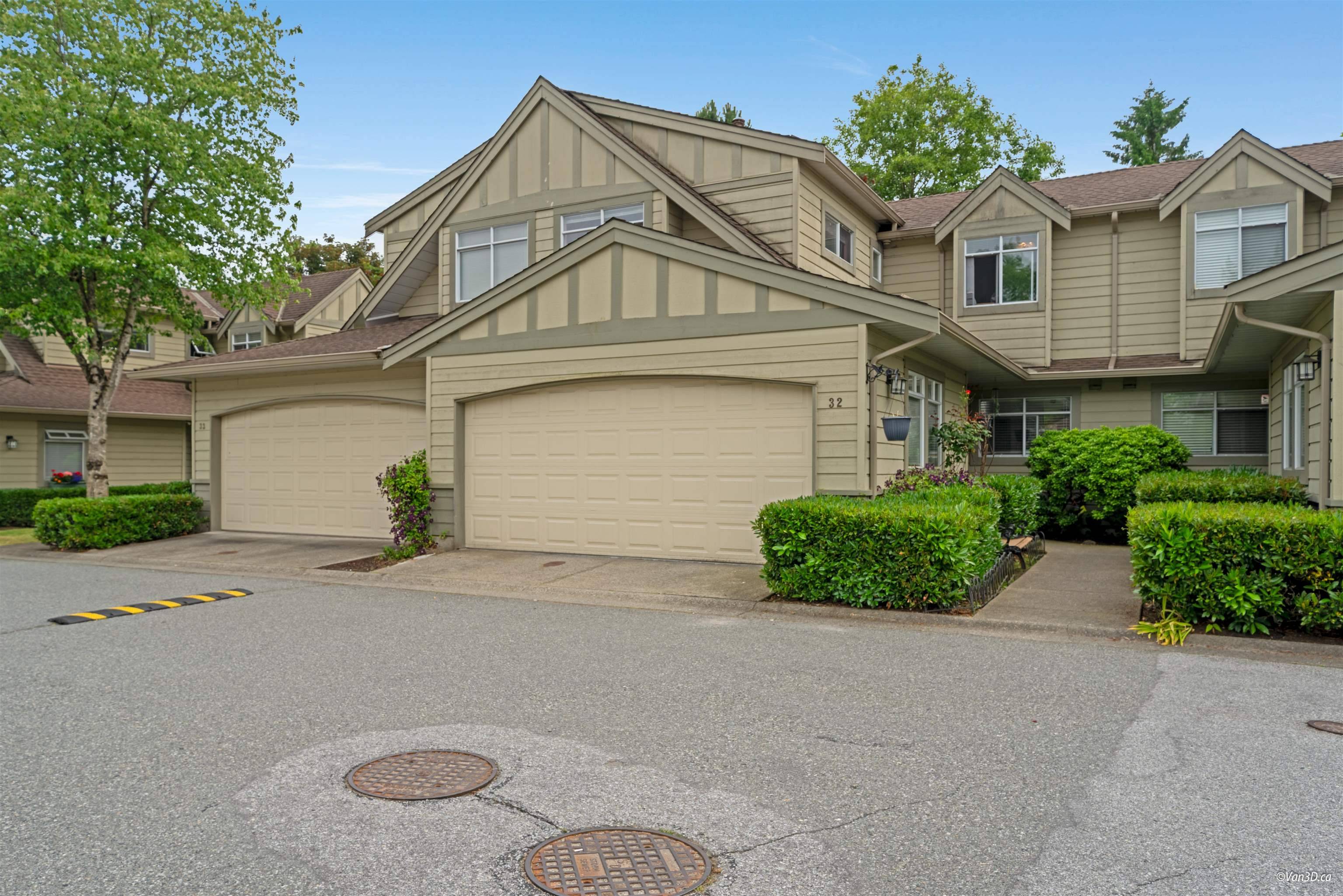 Surrey, BC V3R 0V8,10238 155a ST #32