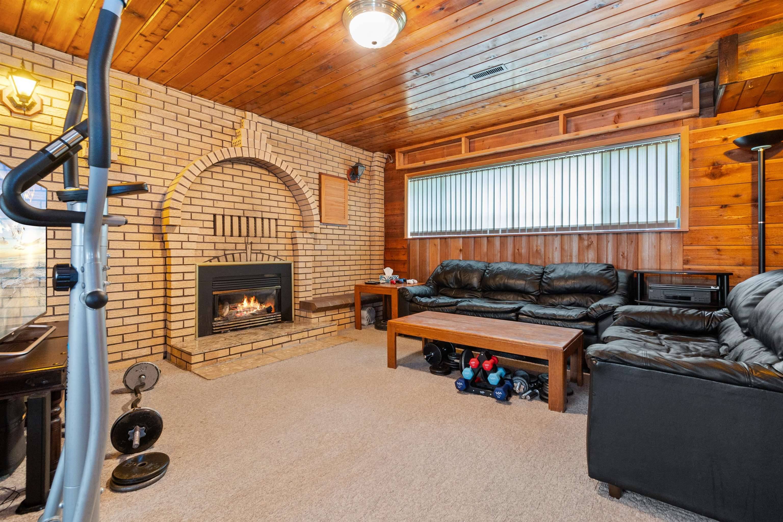 Langley, BC V3A 5W5,3963 198a ST