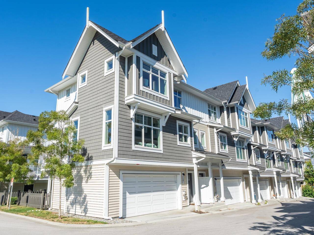 Maple Ridge, BC V2X 4K9,11295 Pazarena PL #1501