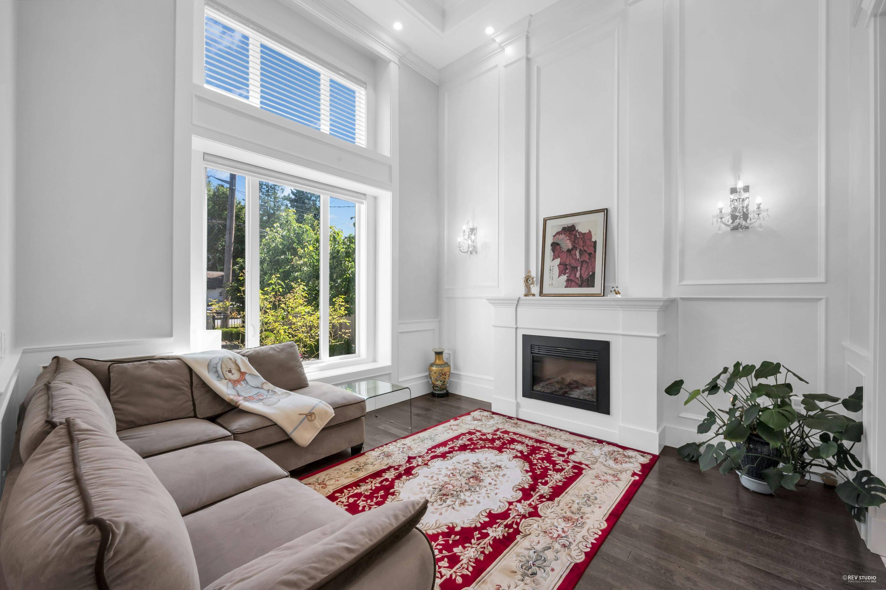 Richmond, BC V6X 1E4,8351 Leslie RD