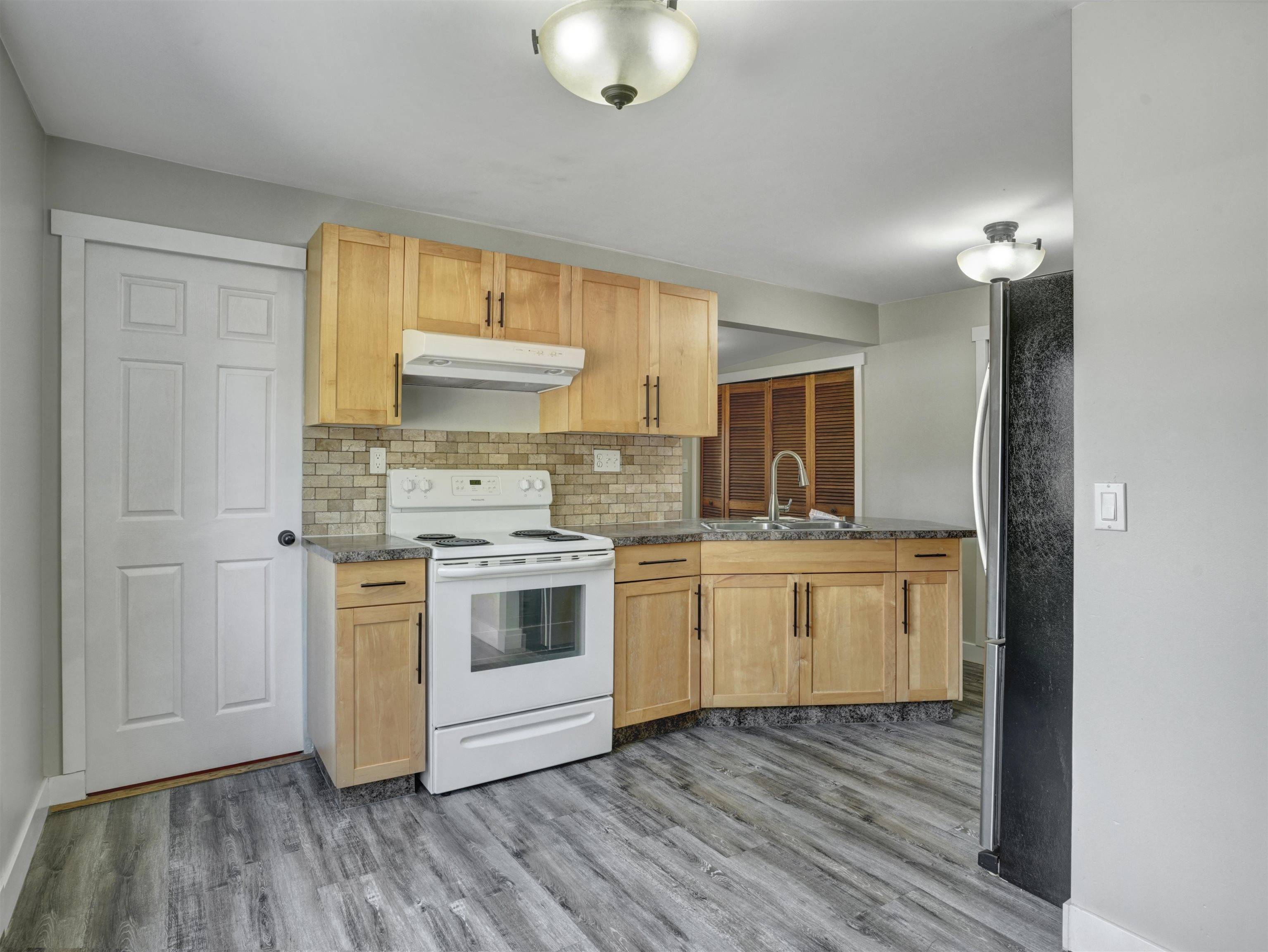 Port Coquitlam, BC V3B 3C9,3696 Cedar DR