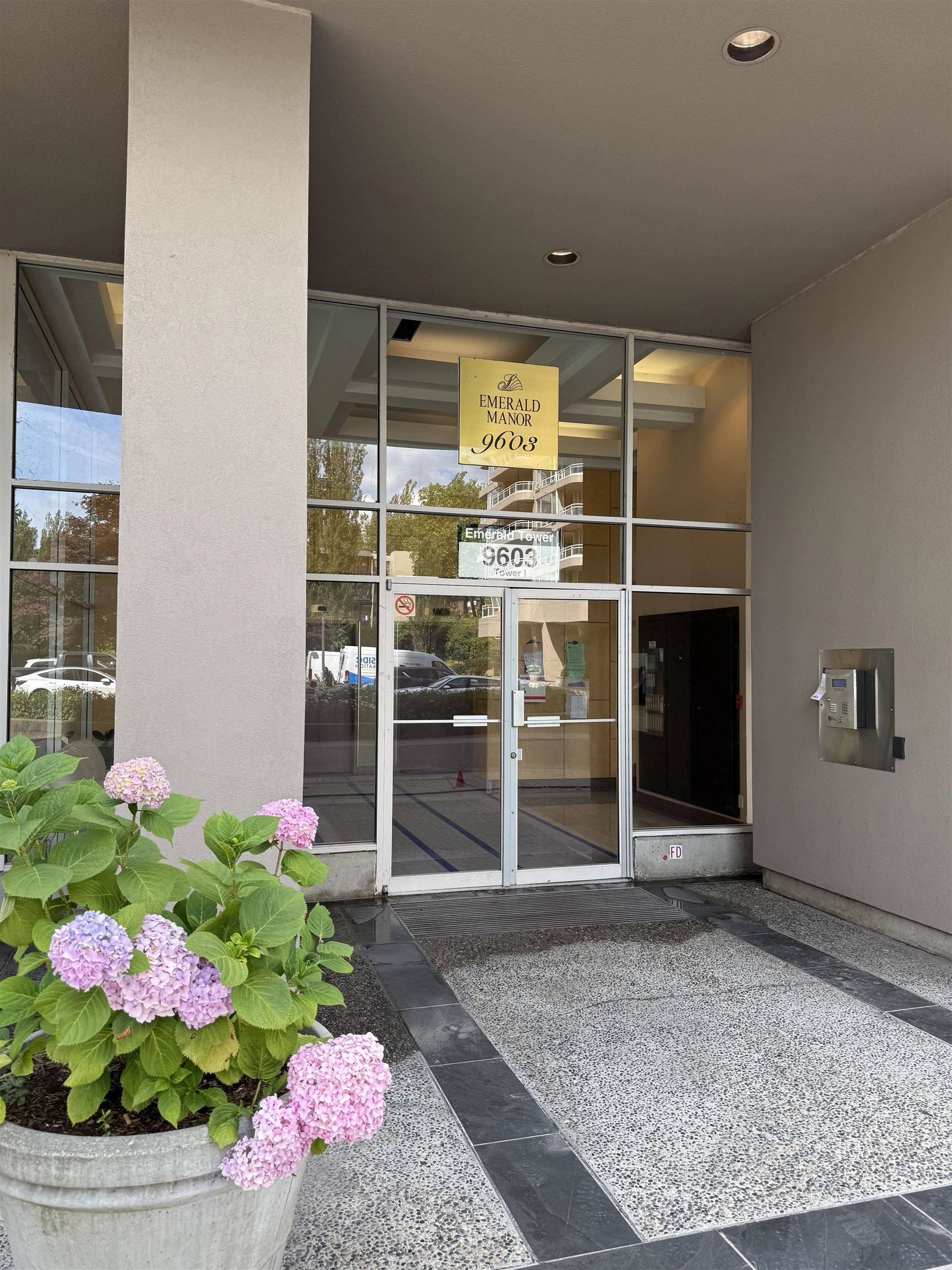 Burnaby, BC V3N 4Y7,9603 Manchester DR #505