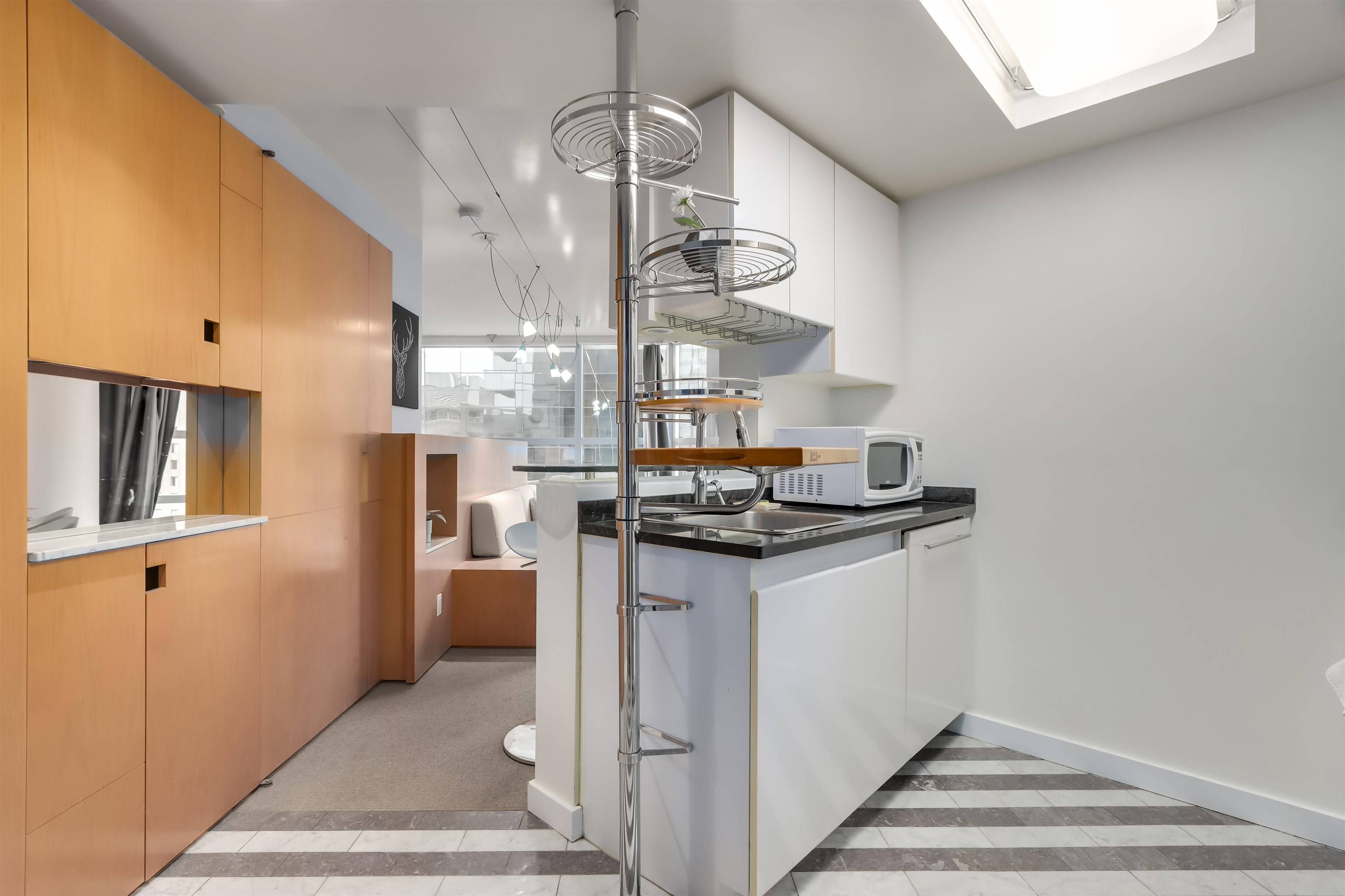 Vancouver, BC V6Z 2S3,1050 Burrard ST #1404
