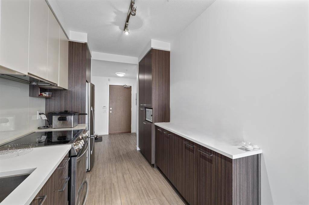 Burnaby, BC V5C 2J9,4310 Hastings ST #315