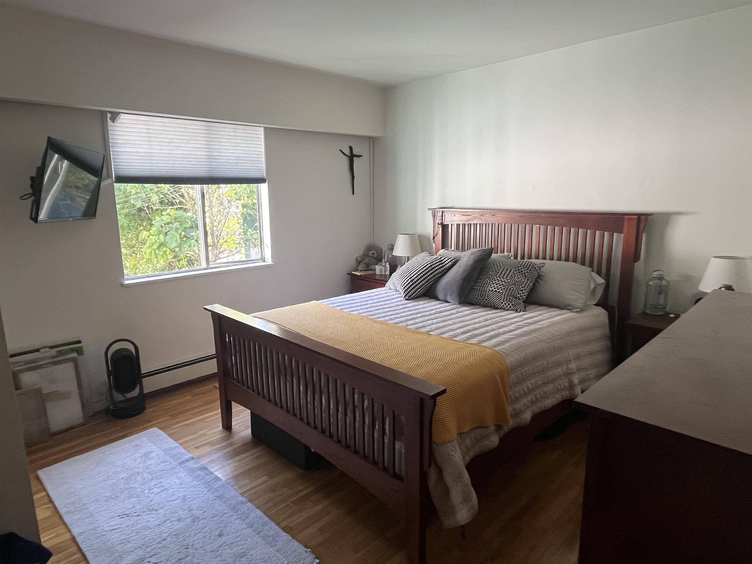 Vancouver, BC V6R 1Y7,3514 W 8th AVE