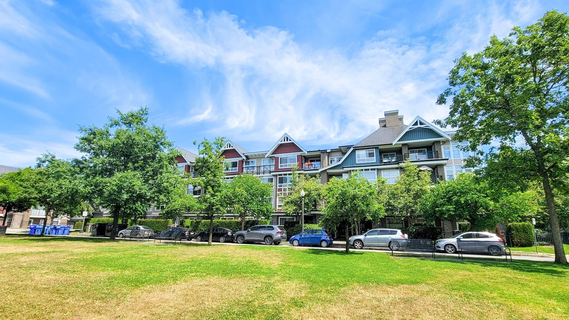 Vancouver, BC V5S 4X7,7088 Mont Royal SQ #212